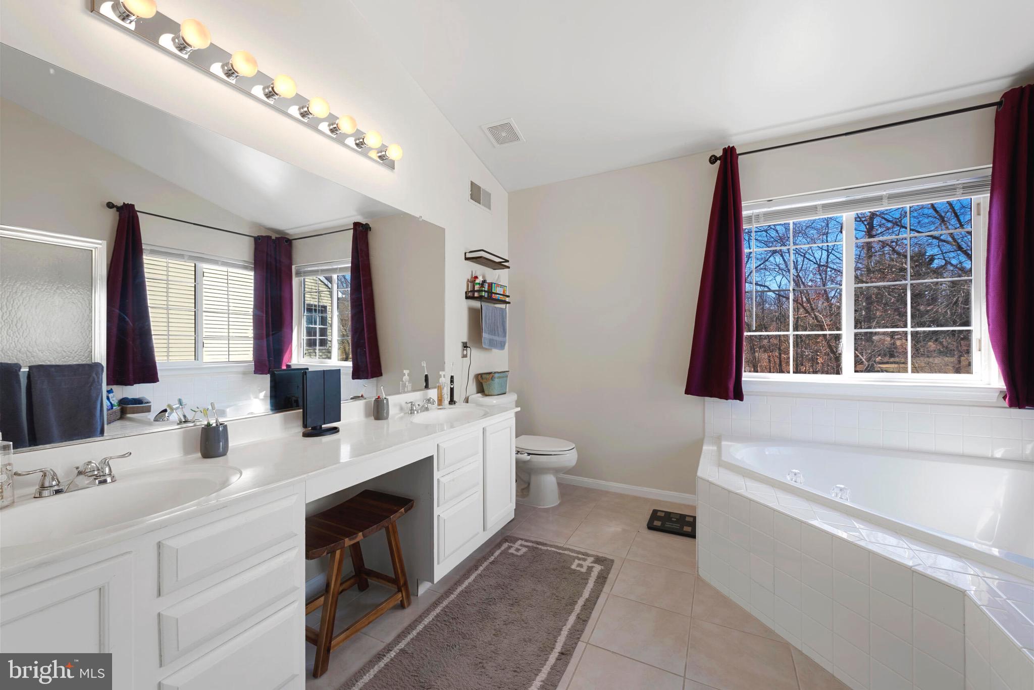 ASHBURN FARM - Residential Lease