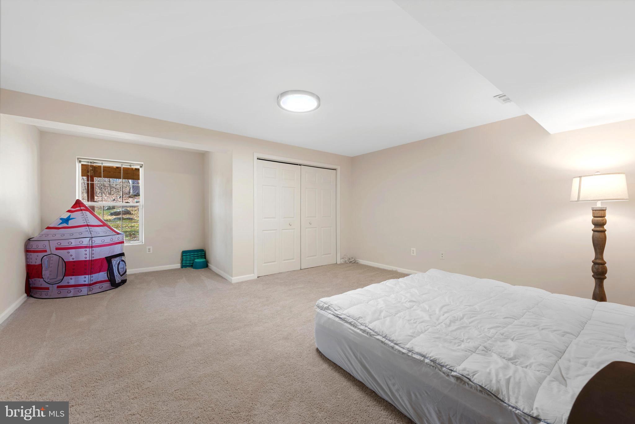 ASHBURN FARM - Residential Lease