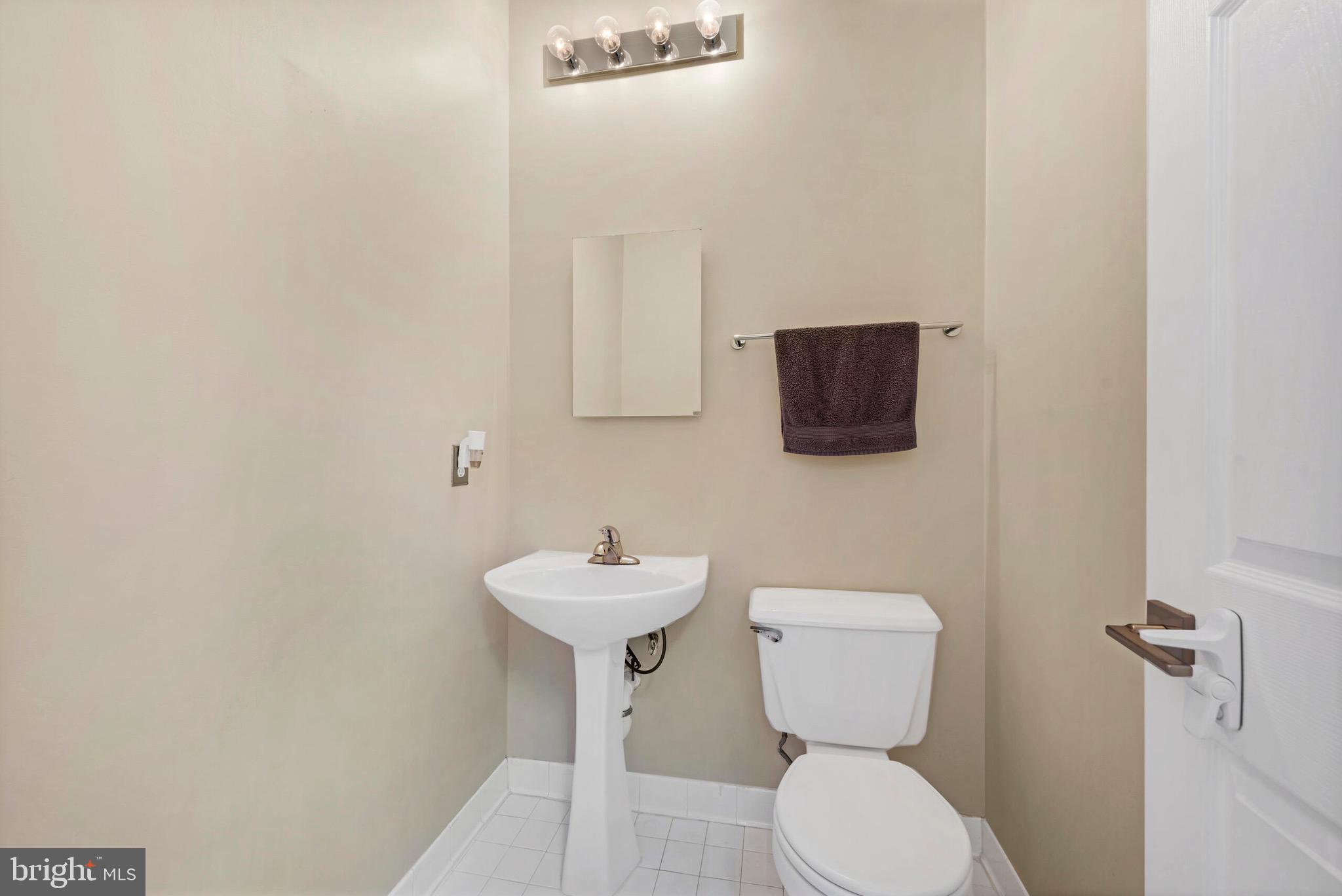 ASHBURN FARM - Residential Lease