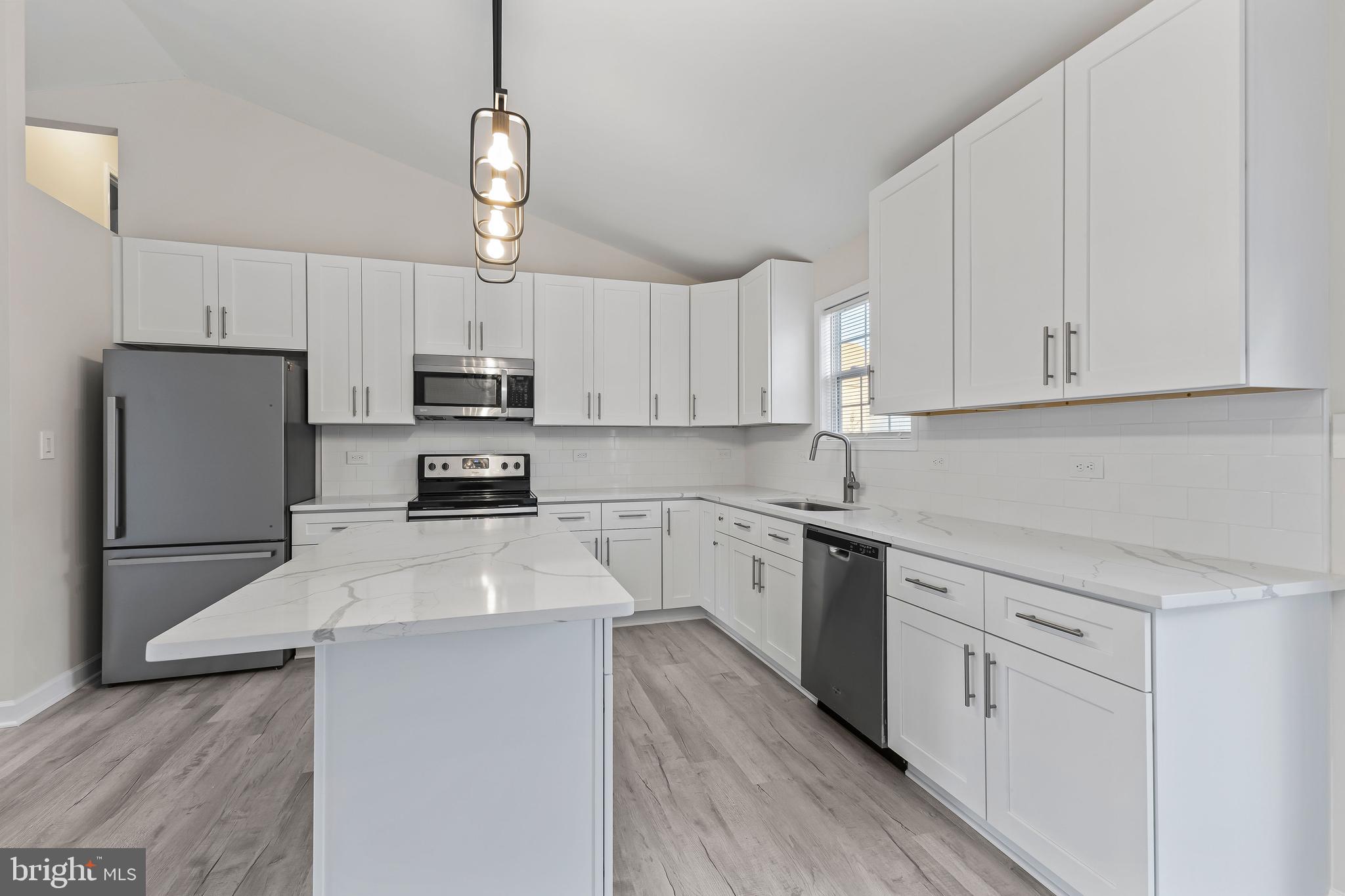 MEADOWBROOK - Residential