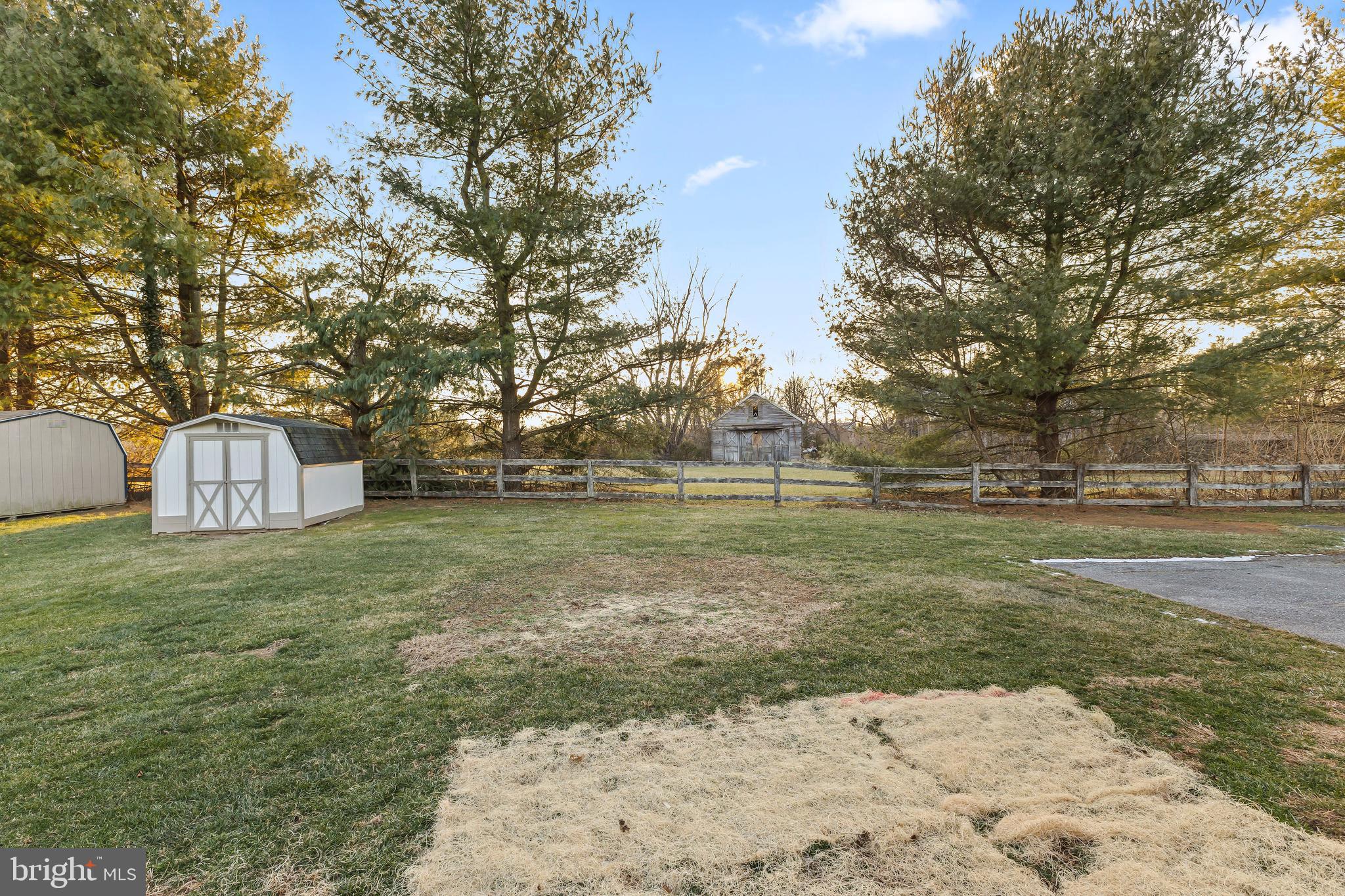 MEADOWBROOK - Residential