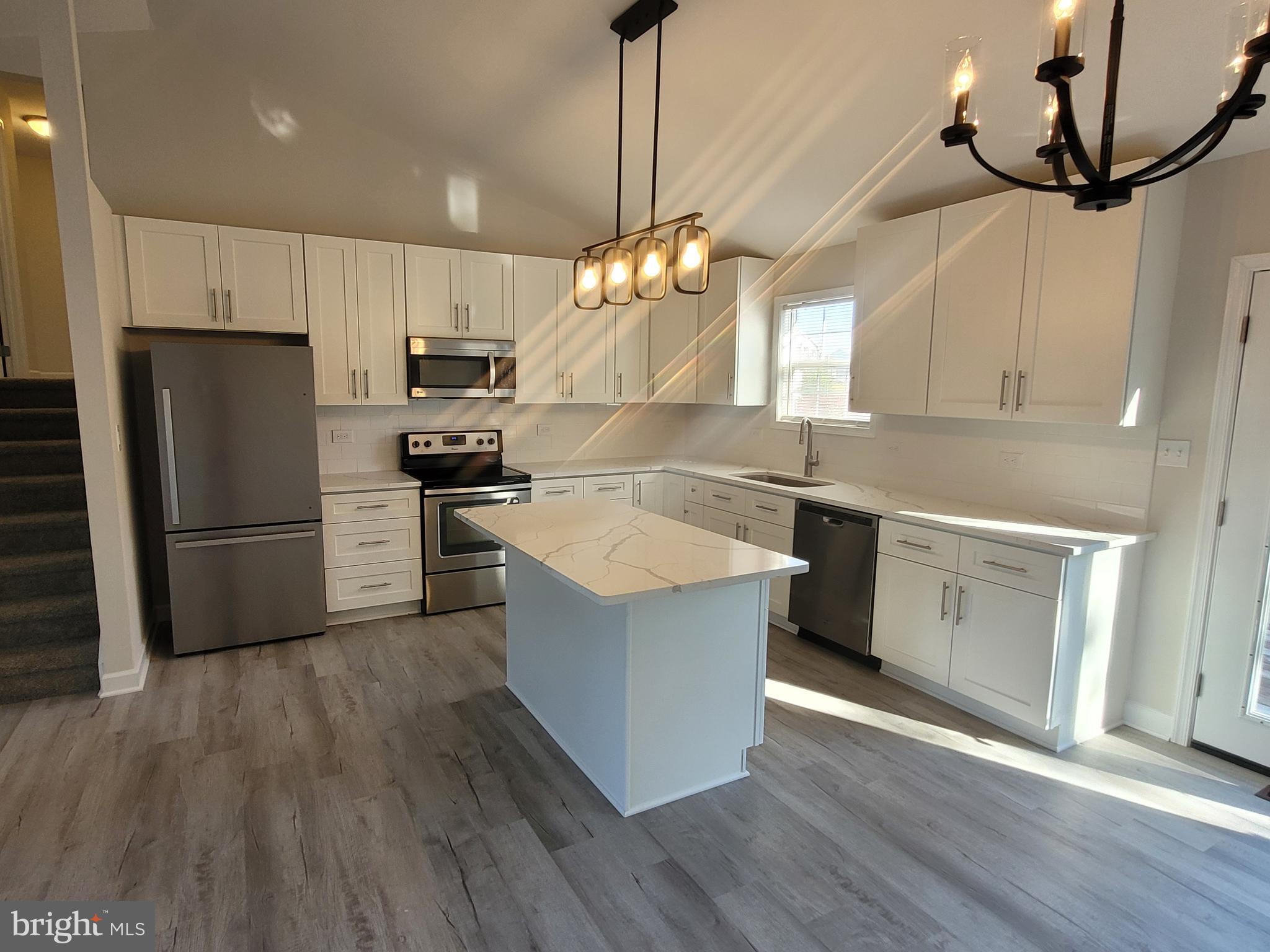 MEADOWBROOK - Residential