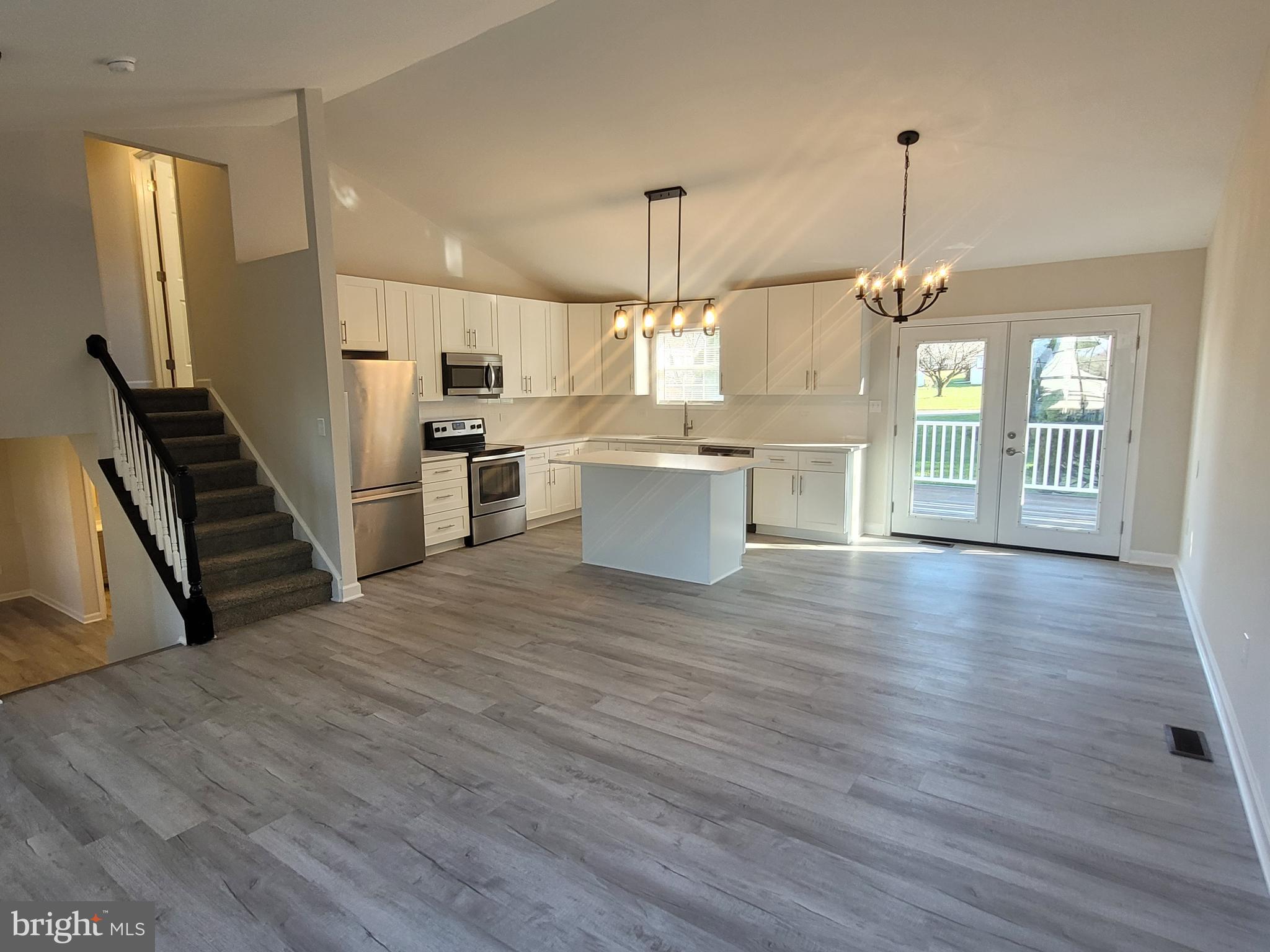 MEADOWBROOK - Residential