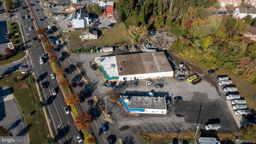 Prime Location in Anne Arundel County with C4 zoning. Daily Traffic Count is over 40,000
Property includes 2 building totaling @ 12760 Sq Ft
Seller will consider long term lease.