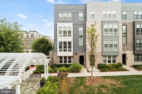 13387 LAUNDERS STREET 76 HERNDON VA 20171