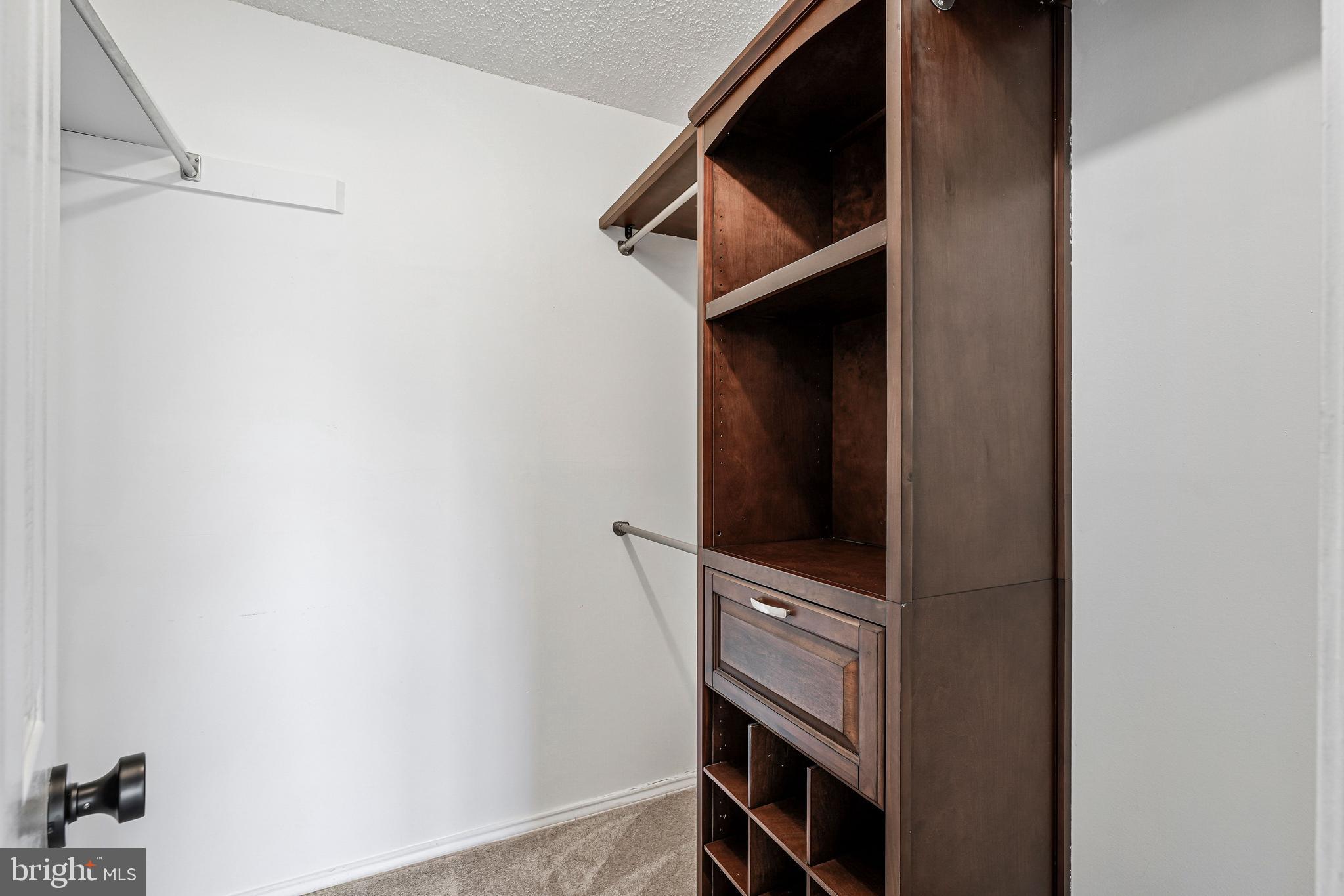 ASHBURN FARM - Residential