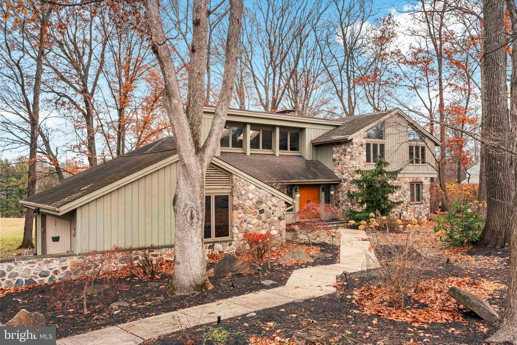 Photo of 311 Mill Race Ln, NEWTOWN, PA 18940 (MLS # PABU2110250)