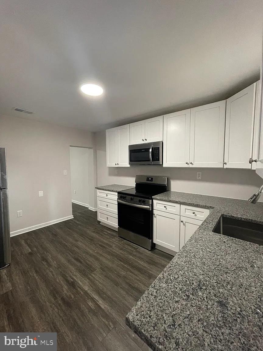 BROADWAY EAST - Residential Lease