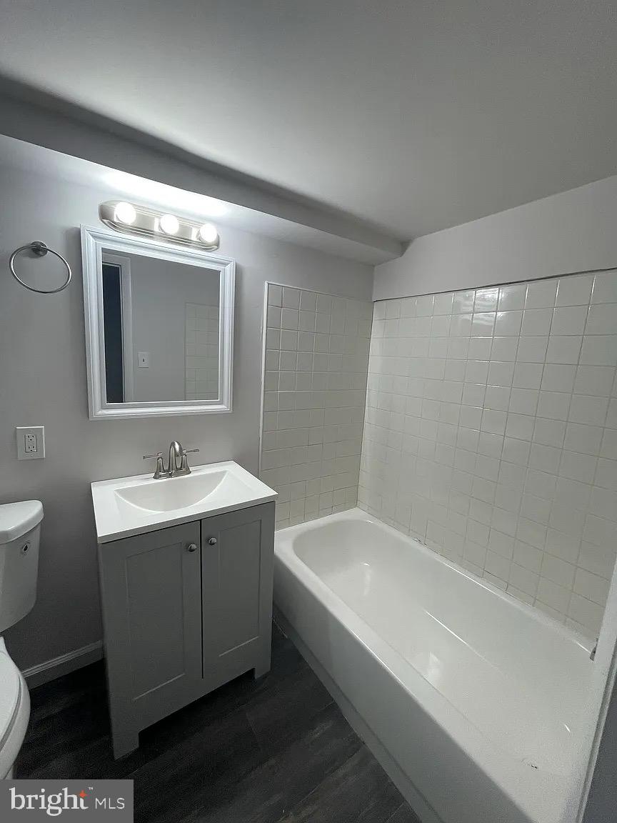 BROADWAY EAST - Residential Lease