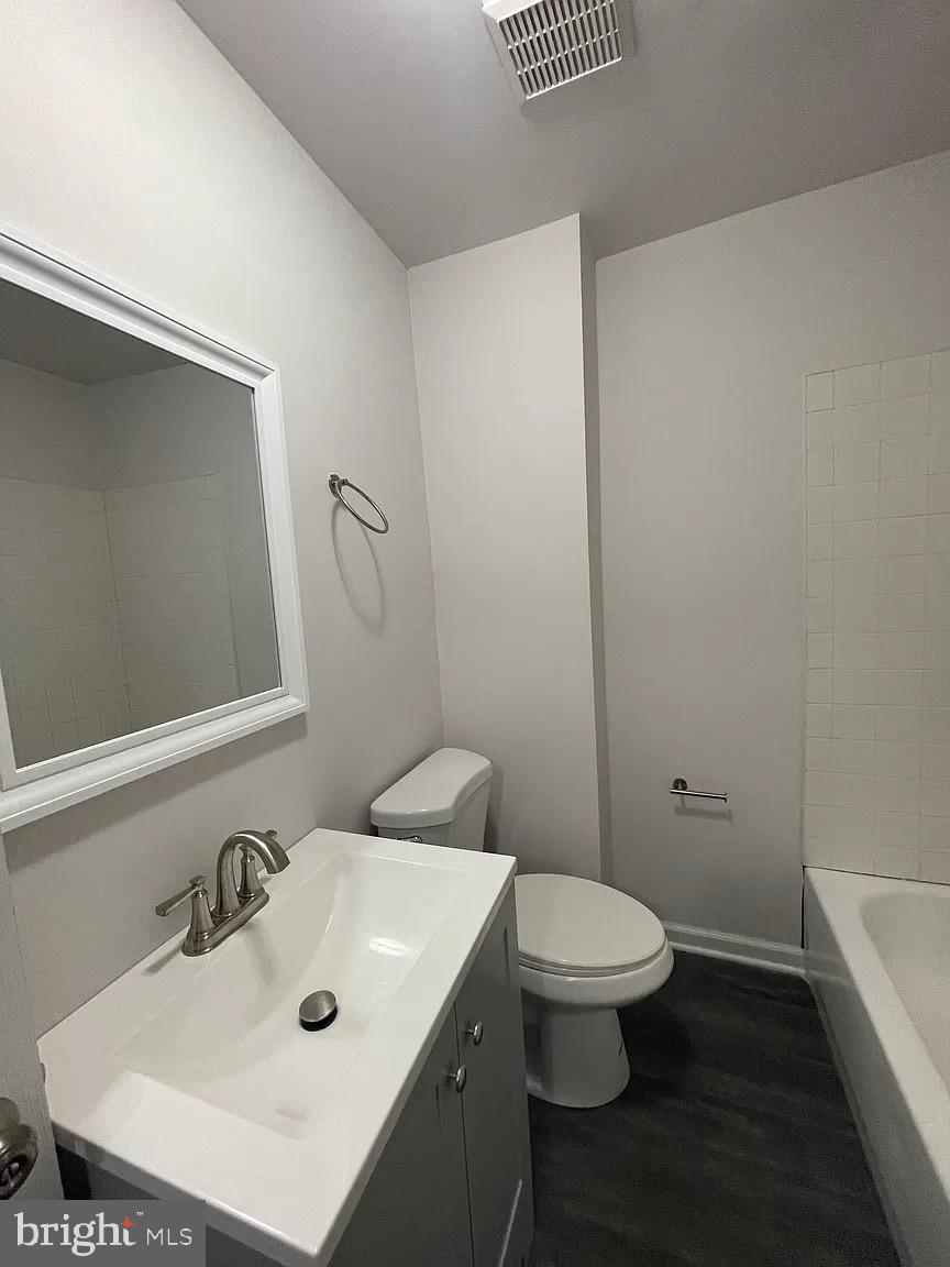 BROADWAY EAST - Residential Lease