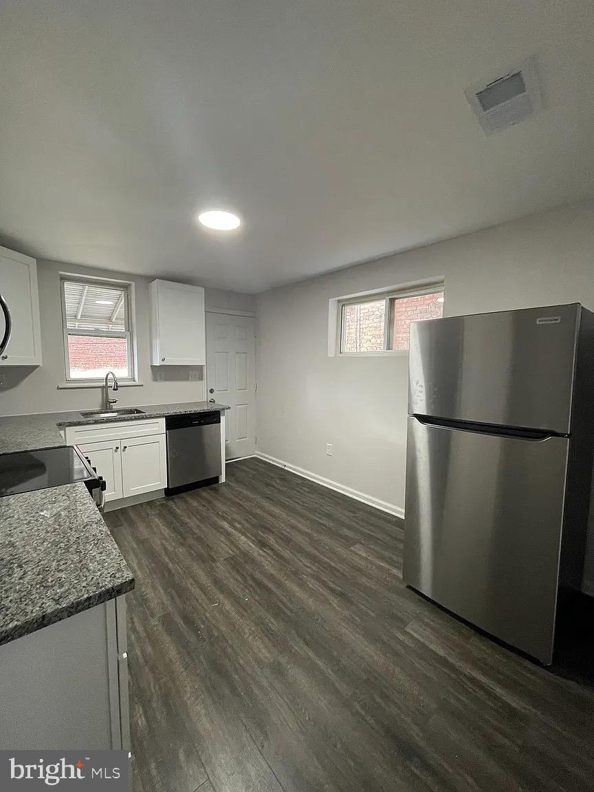 BROADWAY EAST - Residential Lease