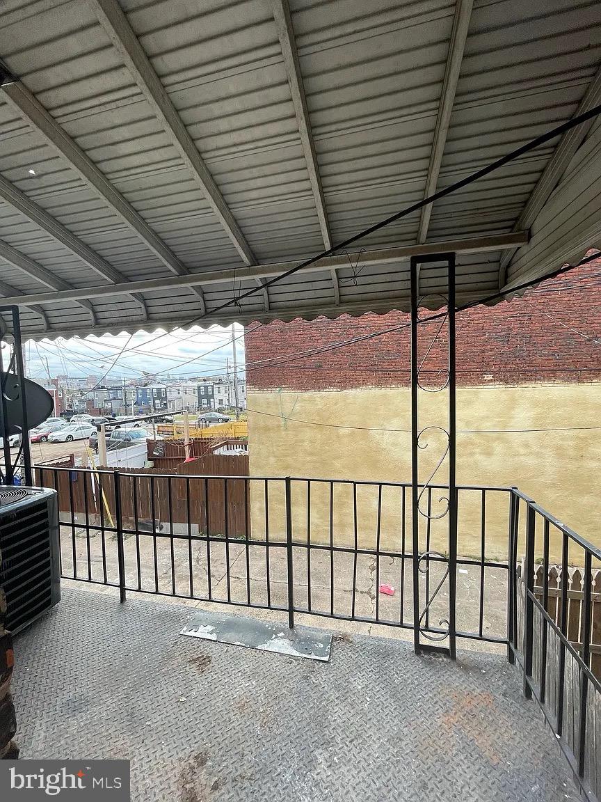 BROADWAY EAST - Residential Lease