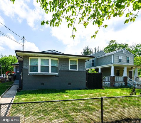4827 MEADE STREET NE WASHINGTON DC 20019
