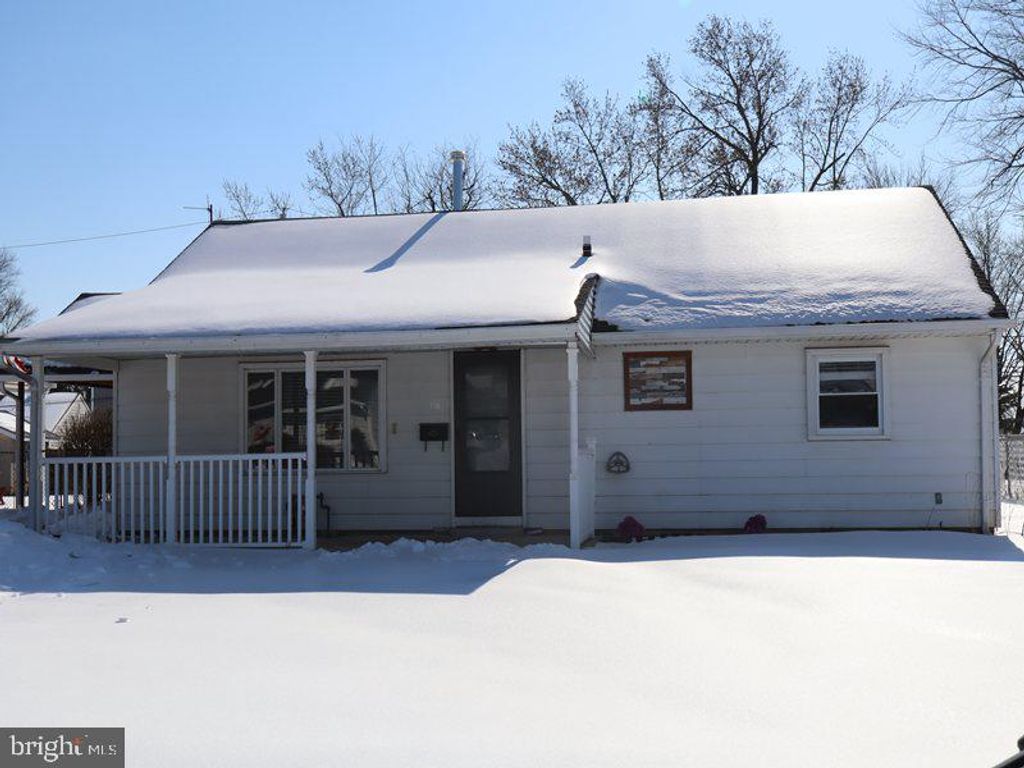 Photo of 130 Lebbie Lane, FAIRLESS HILLS, PA 19030 (MLS # PABU2114074)