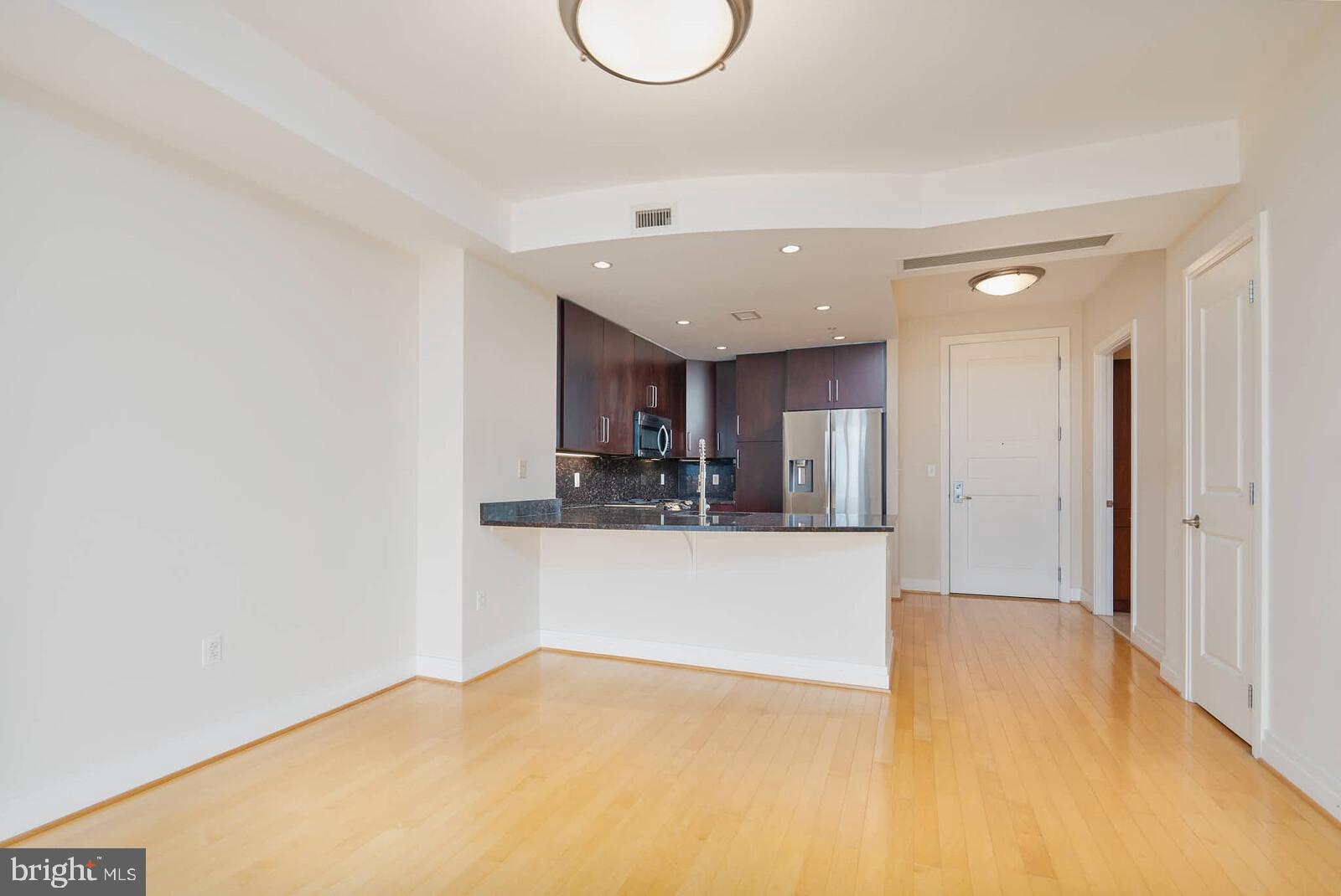 ONE PARK CREST CONDOMINIUM - Residential