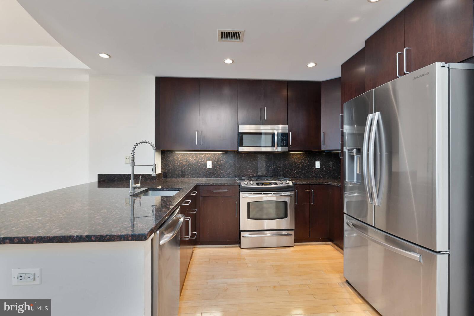 ONE PARK CREST CONDOMINIUM - Residential