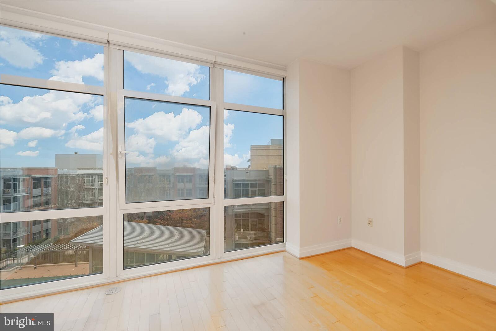 ONE PARK CREST CONDOMINIUM - Residential