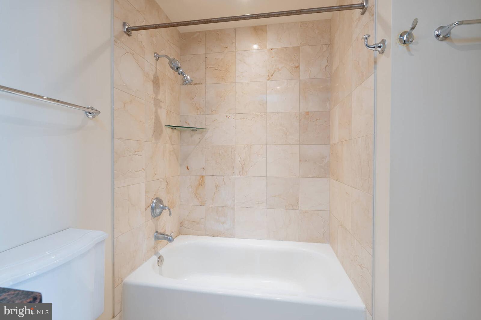 ONE PARK CREST CONDOMINIUM - Residential