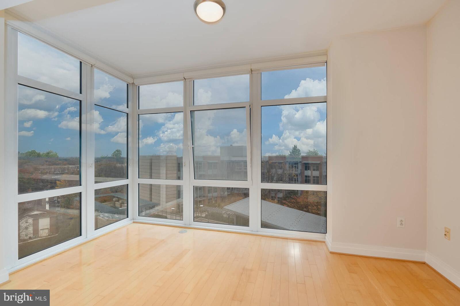 ONE PARK CREST CONDOMINIUM - Residential