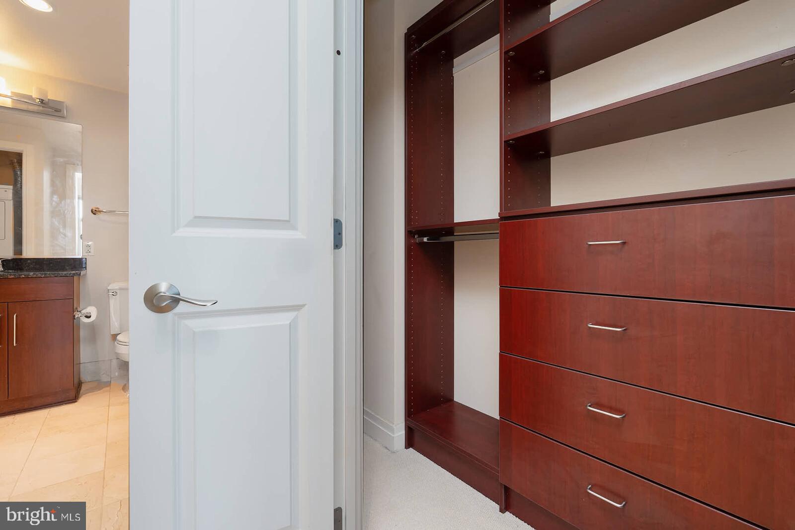 ONE PARK CREST CONDOMINIUM - Residential