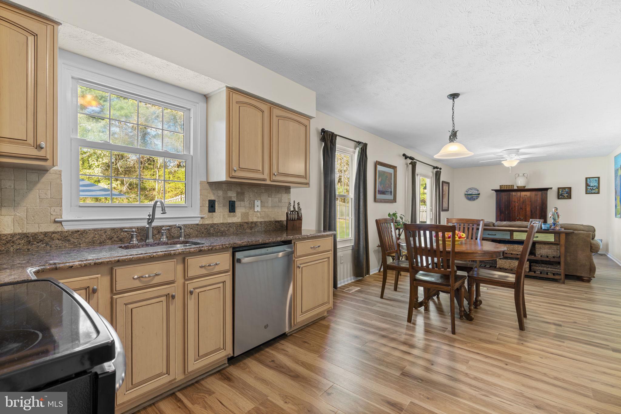 RIVERS EDGE - Residential