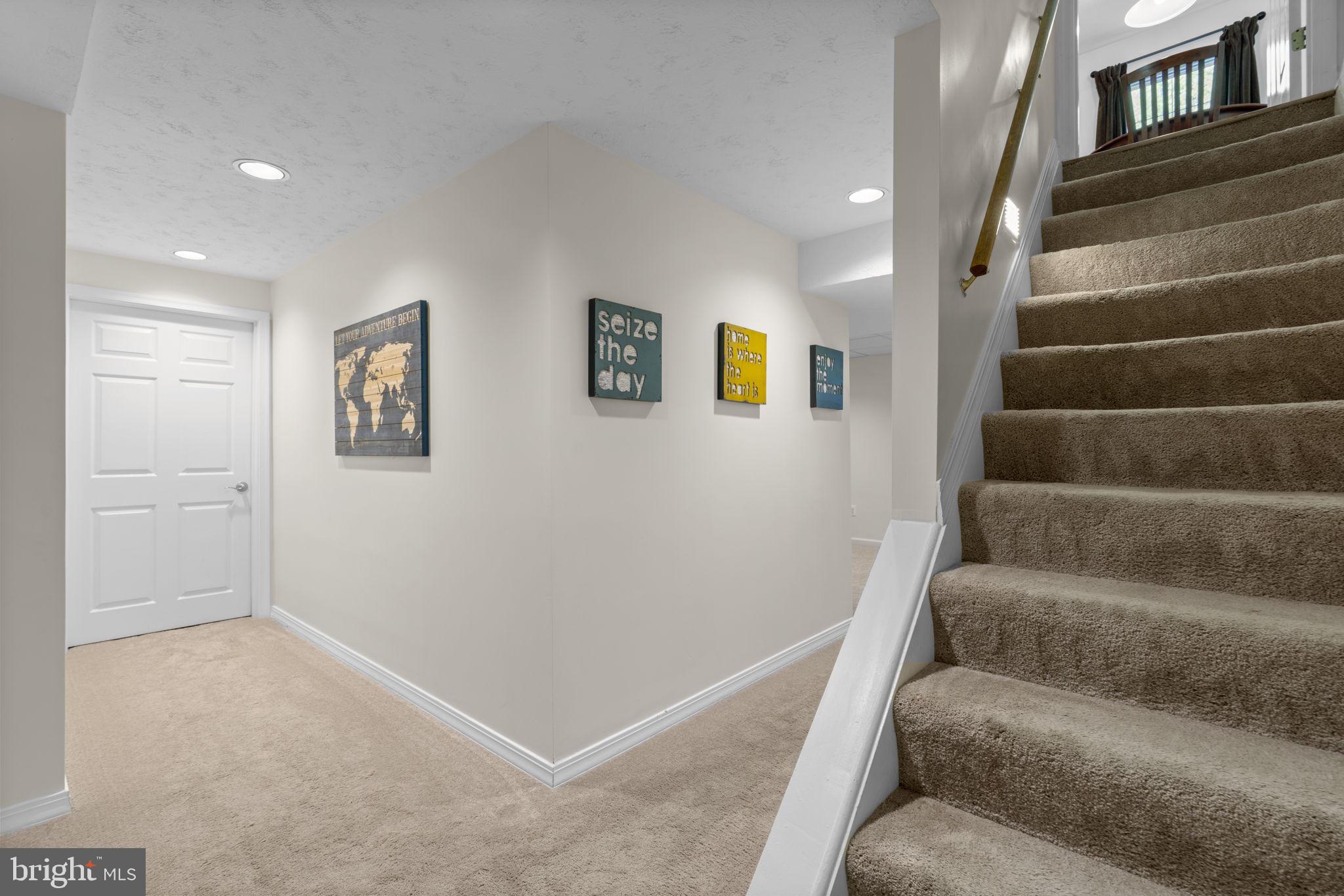 RIVERS EDGE - Residential