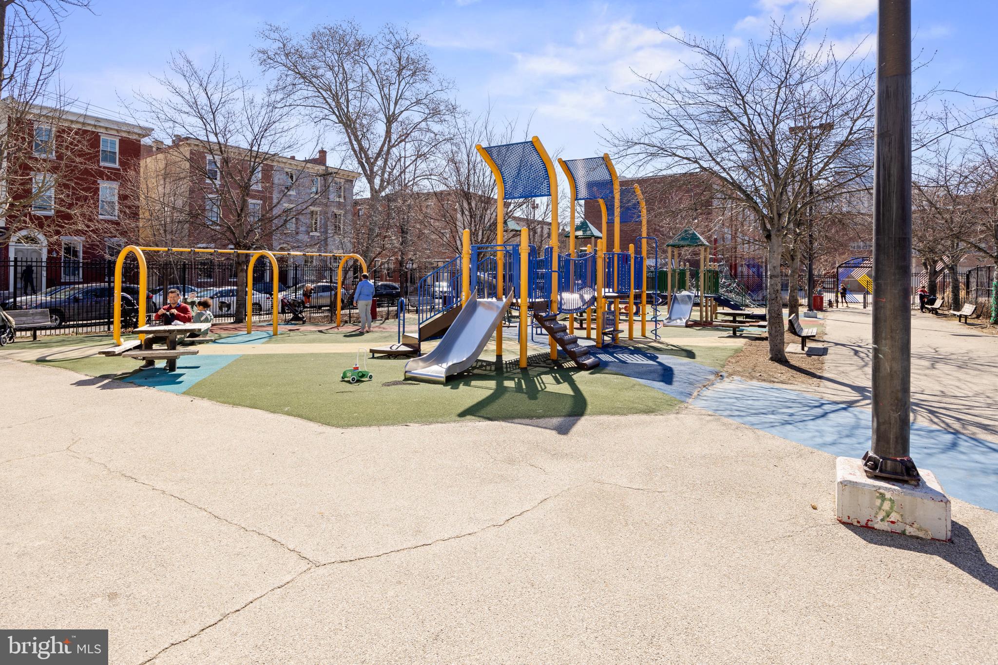 FAIRMOUNT - Residential