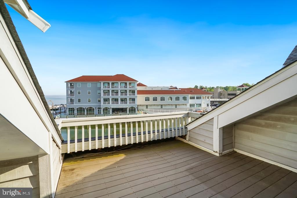 WINDWARD KEY - Residential