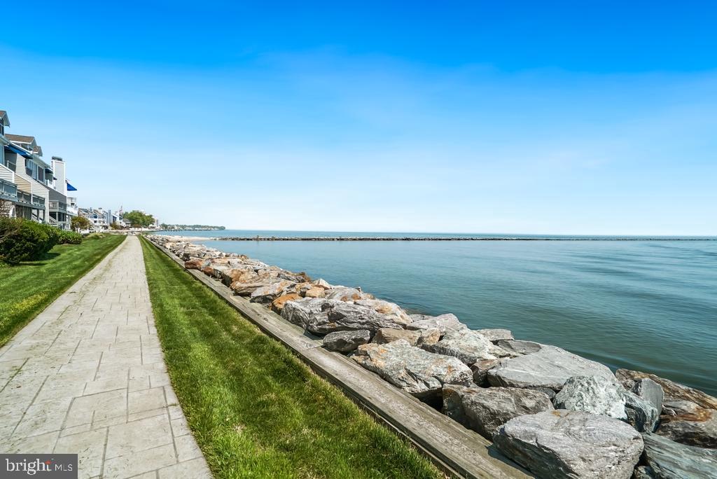 WINDWARD KEY - Residential