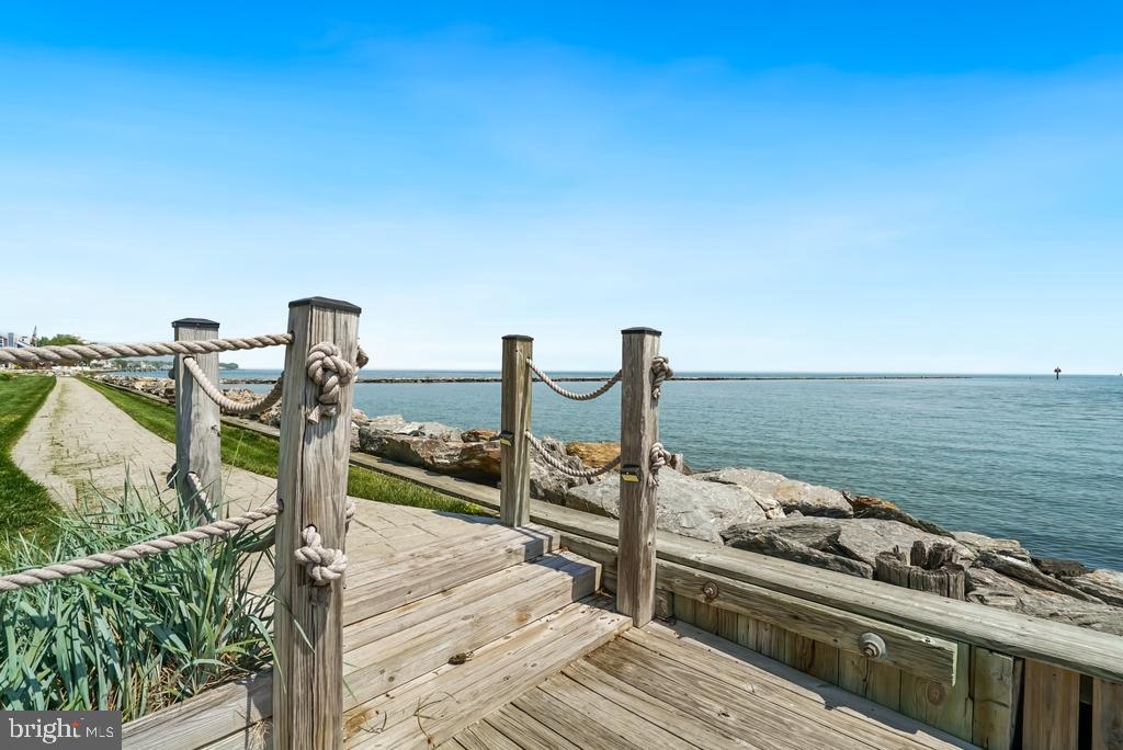 WINDWARD KEY - Residential