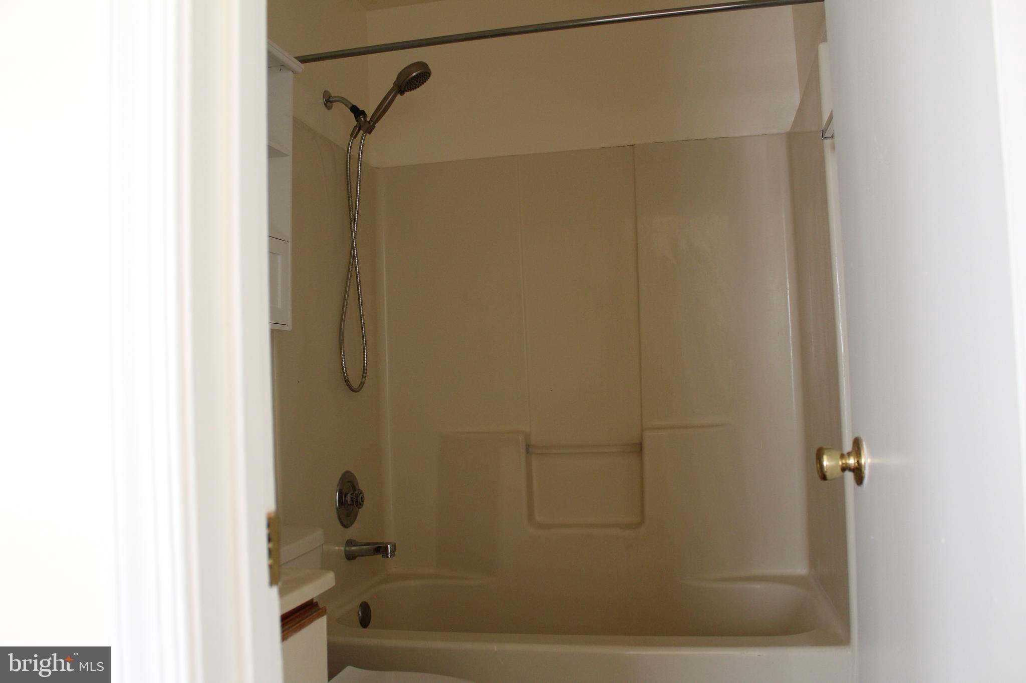 MAPLE SHADE - Residential Lease