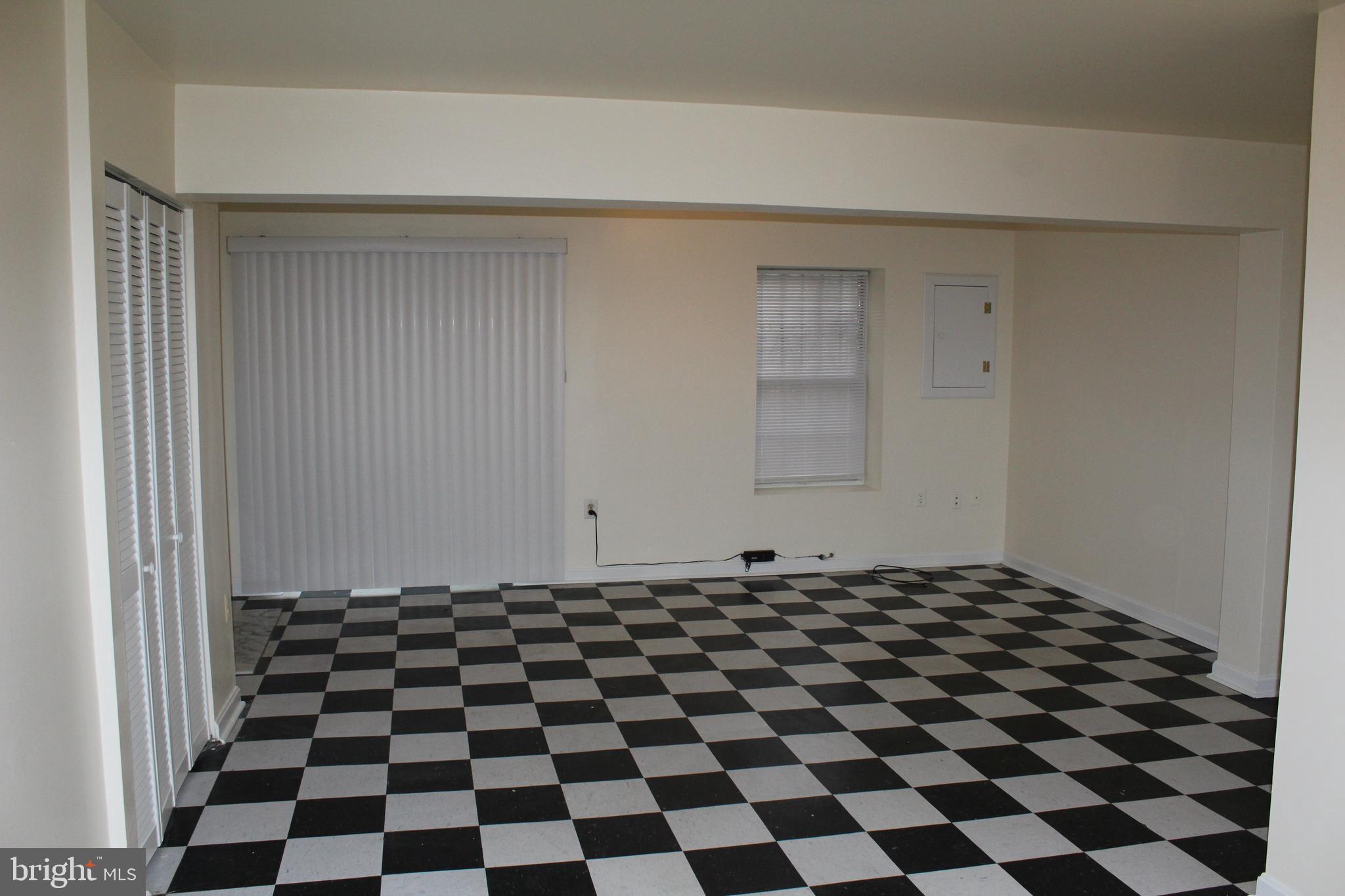 MAPLE SHADE - Residential Lease