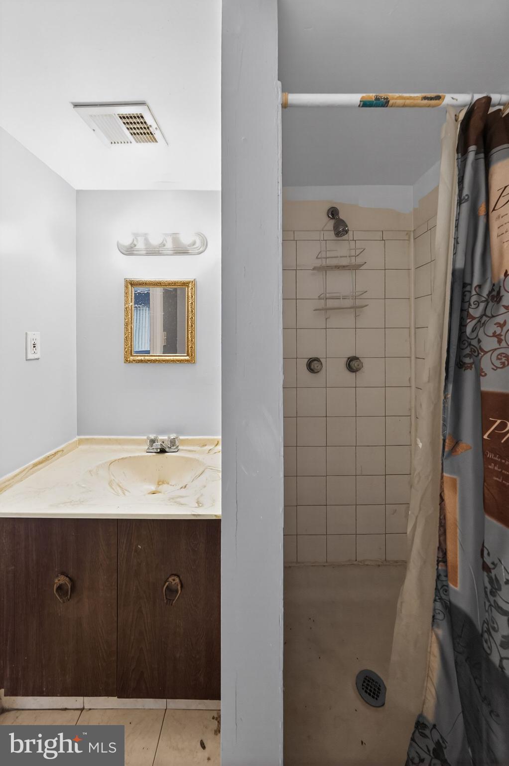 CIPRIANO WOODS - Residential