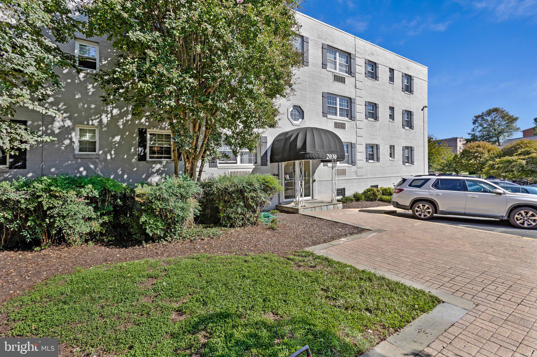 2030 N VERMONT STREET 303