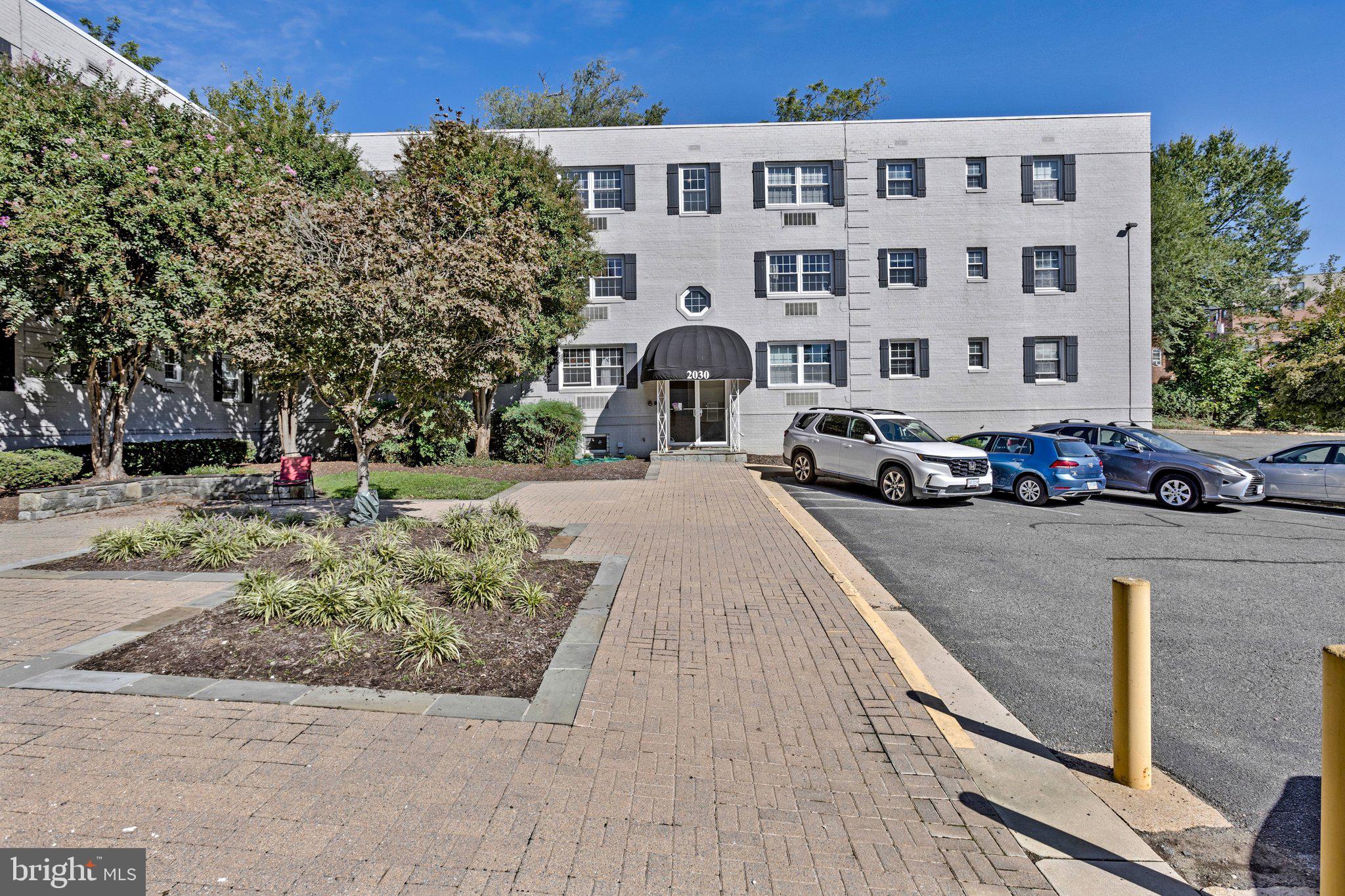 2030 N VERMONT STREET 303