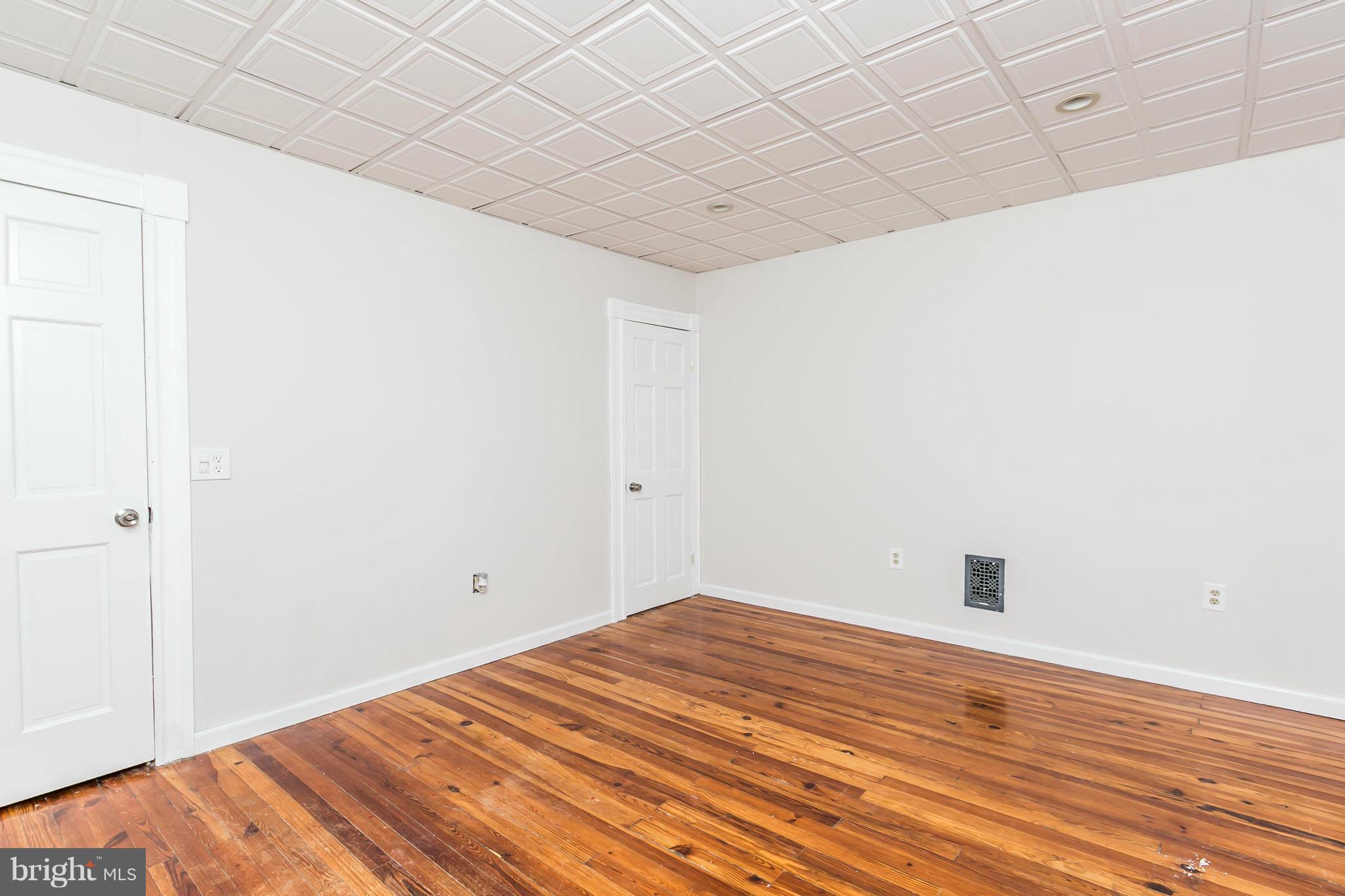 LAURAVILLE HISTORIC DISTRICT - Residential