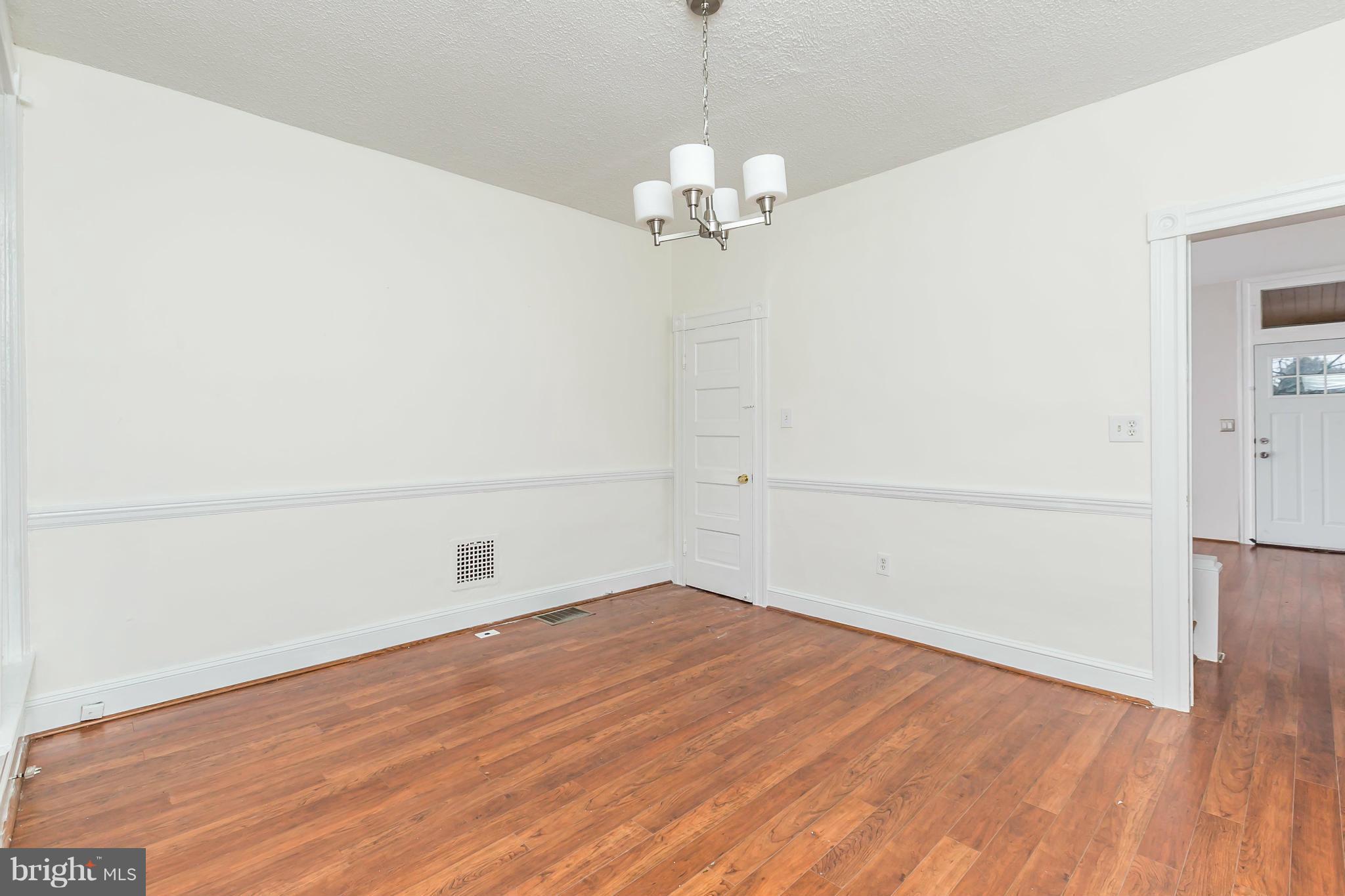 LAURAVILLE HISTORIC DISTRICT - Residential