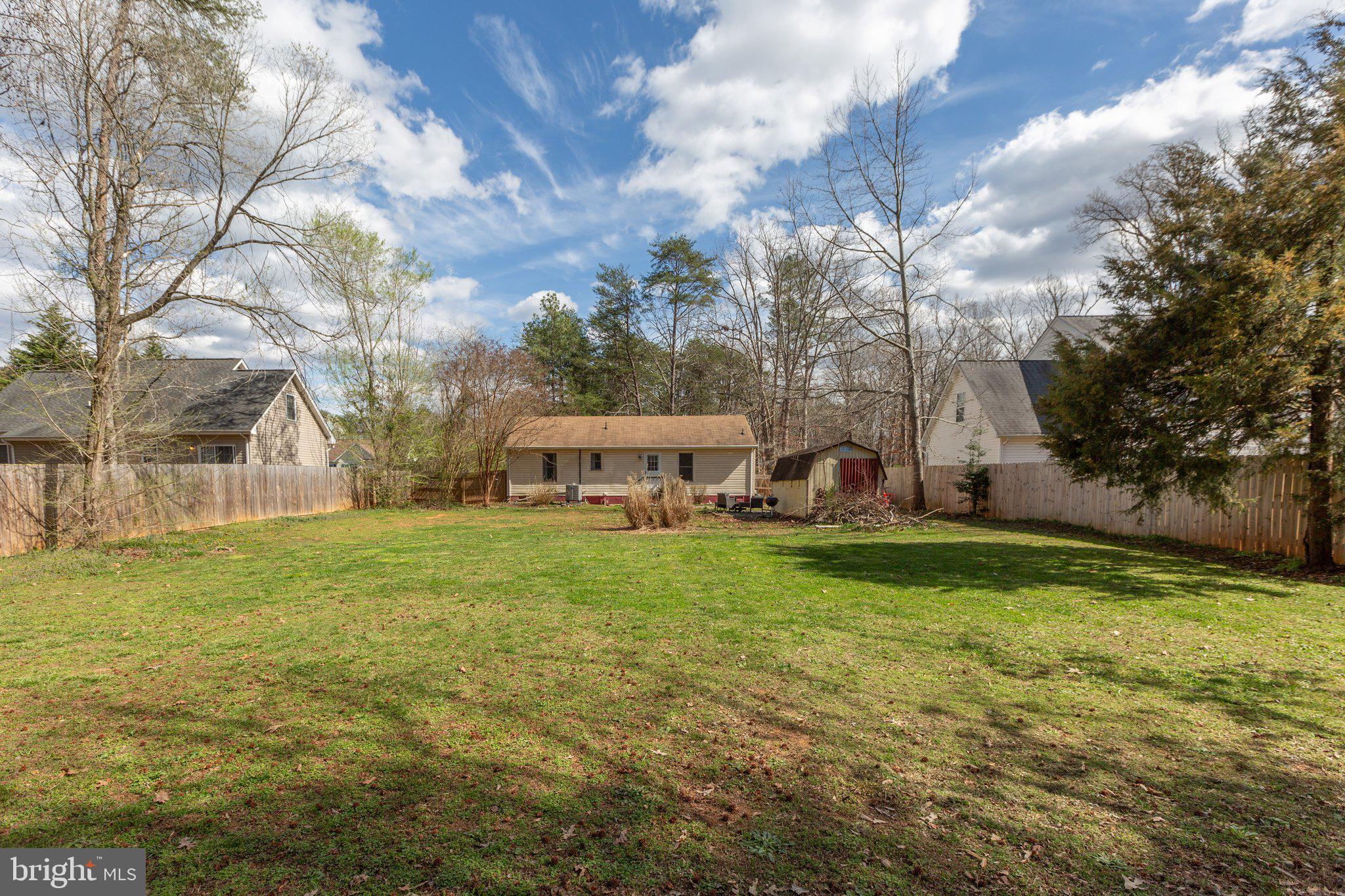 LAKE LAND OR - Residential