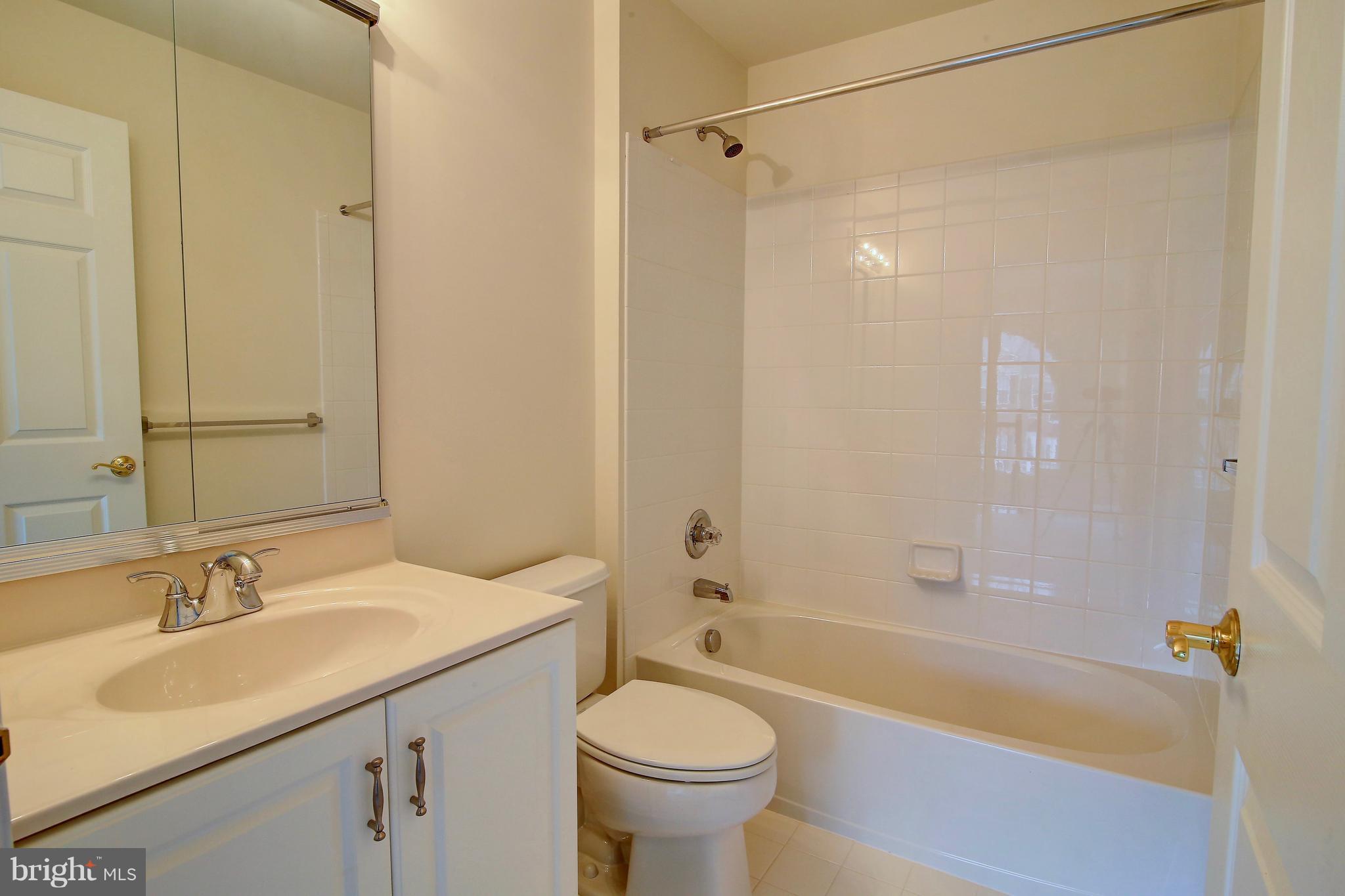 BELMONT COUNTRY CLUB - Residential Lease