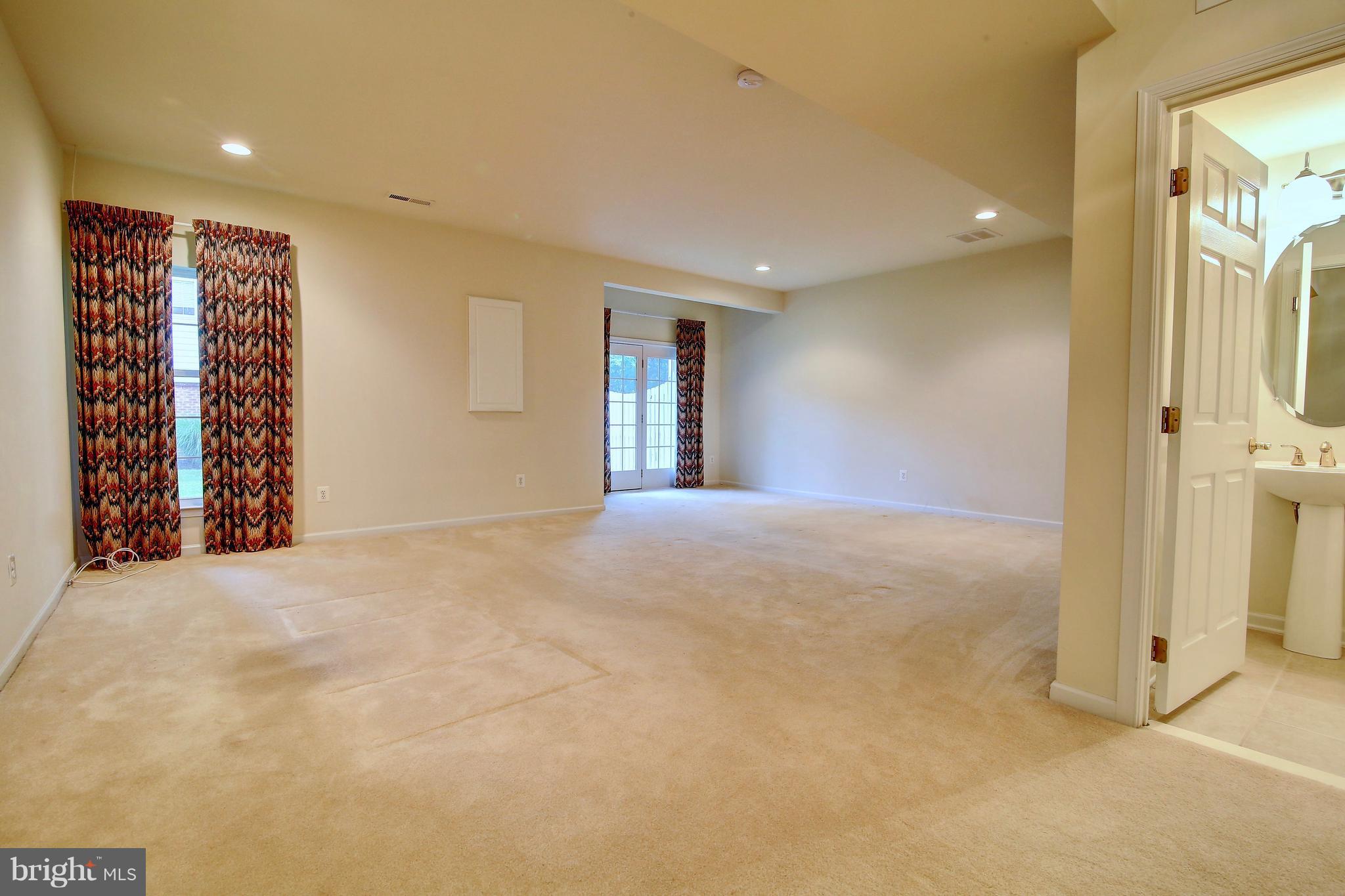 BELMONT COUNTRY CLUB - Residential Lease