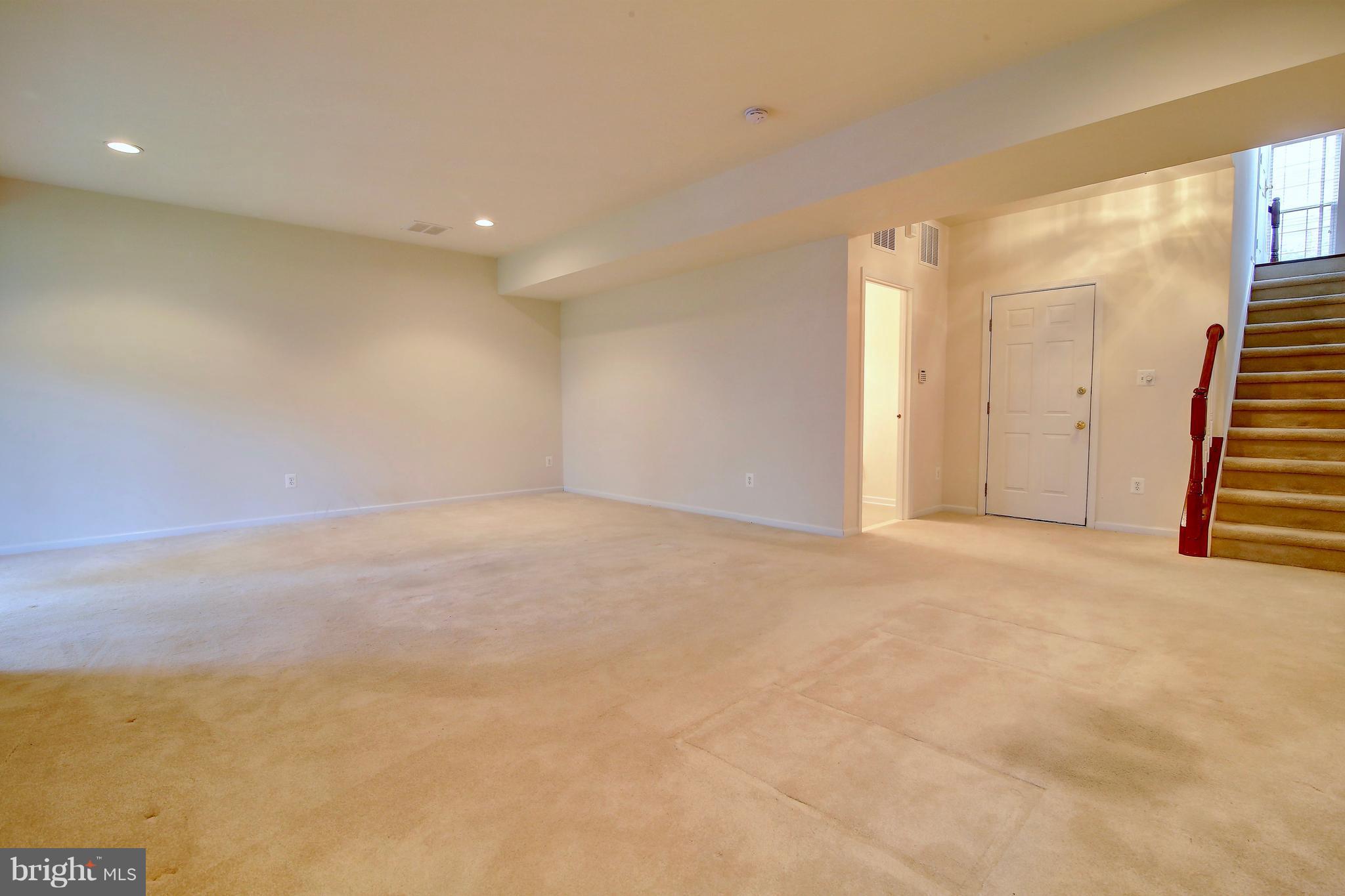 BELMONT COUNTRY CLUB - Residential Lease