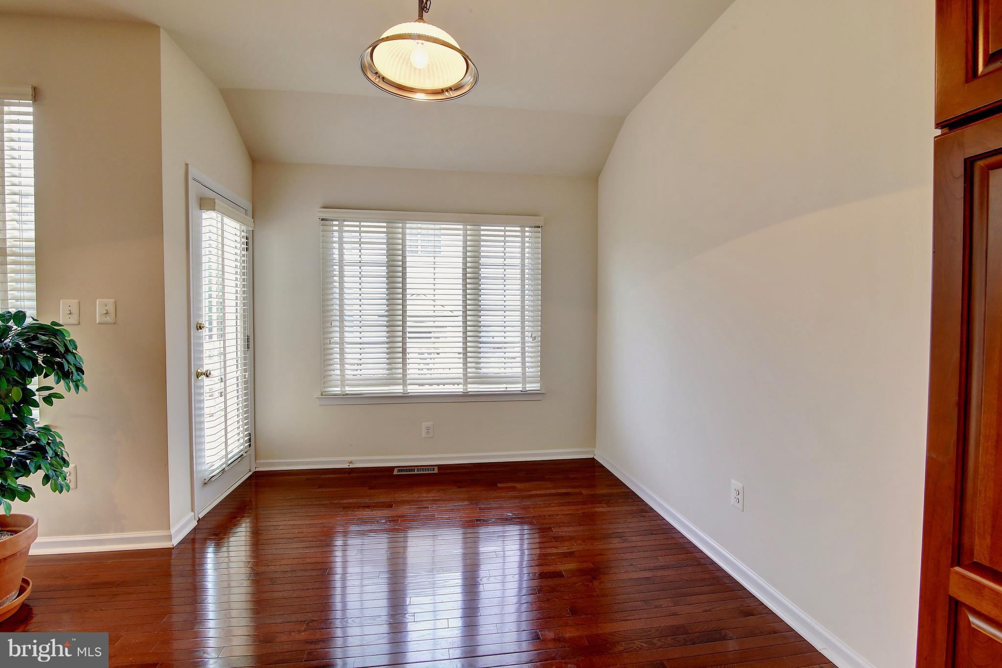 BELMONT COUNTRY CLUB - Residential Lease