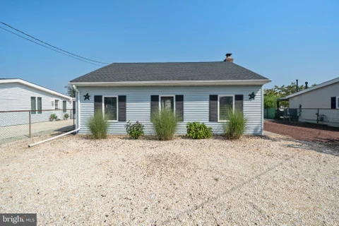 MLS: NJOC2044228