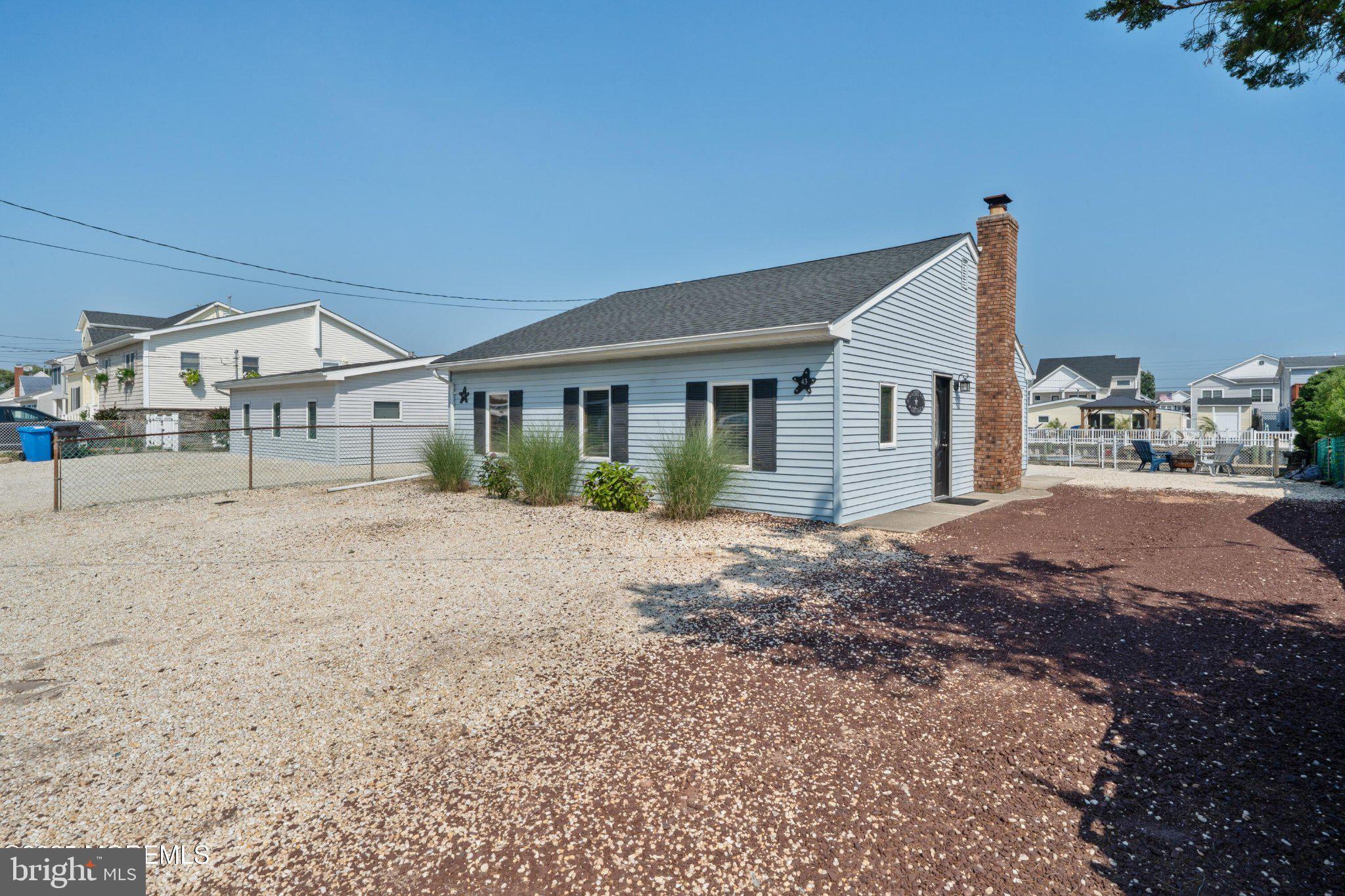 43 FLORENCE LANE
