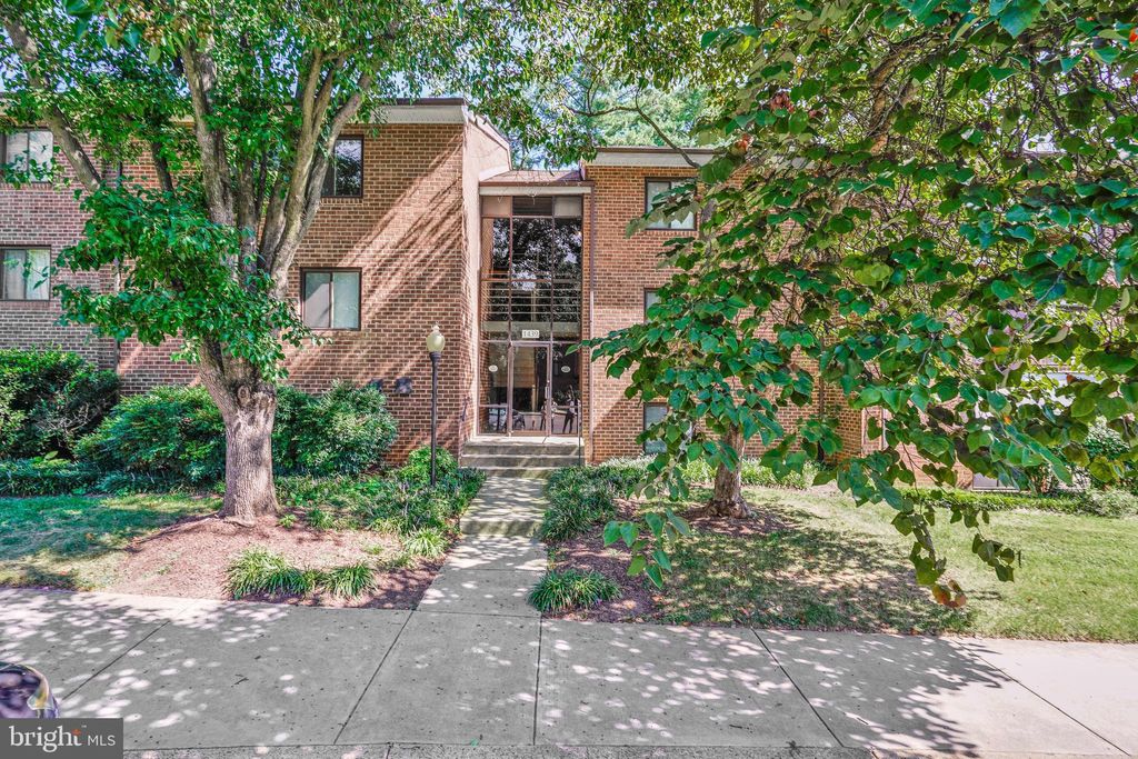 Photo of 1439 Northgate Square #39/21B, RESTON, VA 20190 (MLS # VAFX2267862)