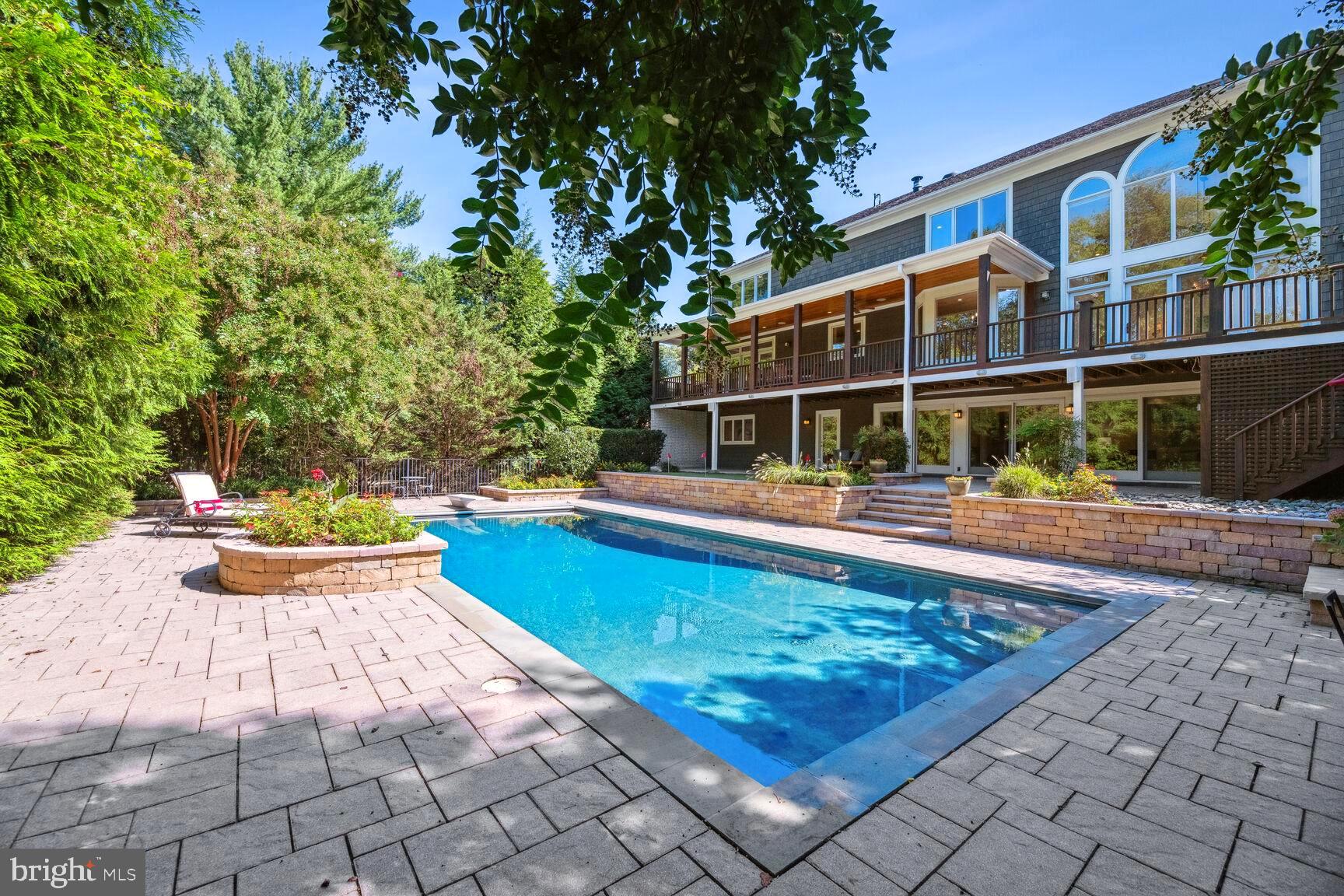 KENWOOD PARK - Residential