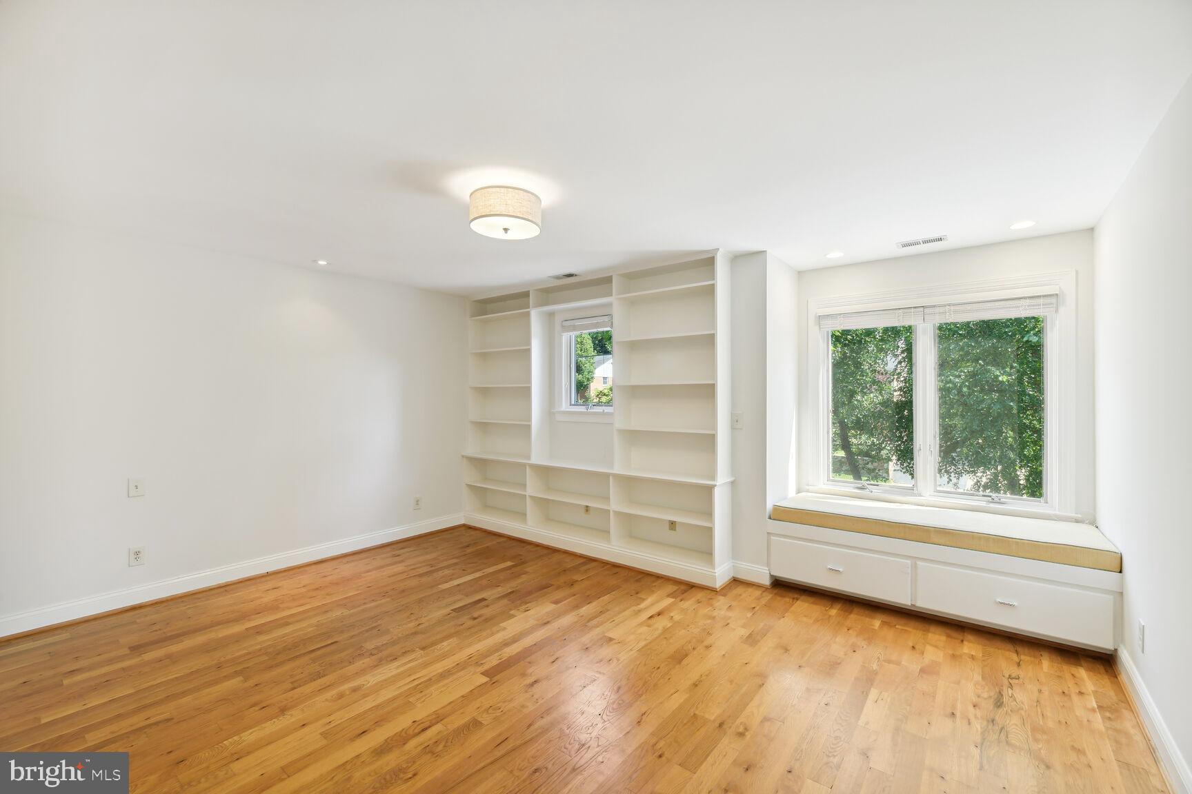 KENWOOD PARK - Residential