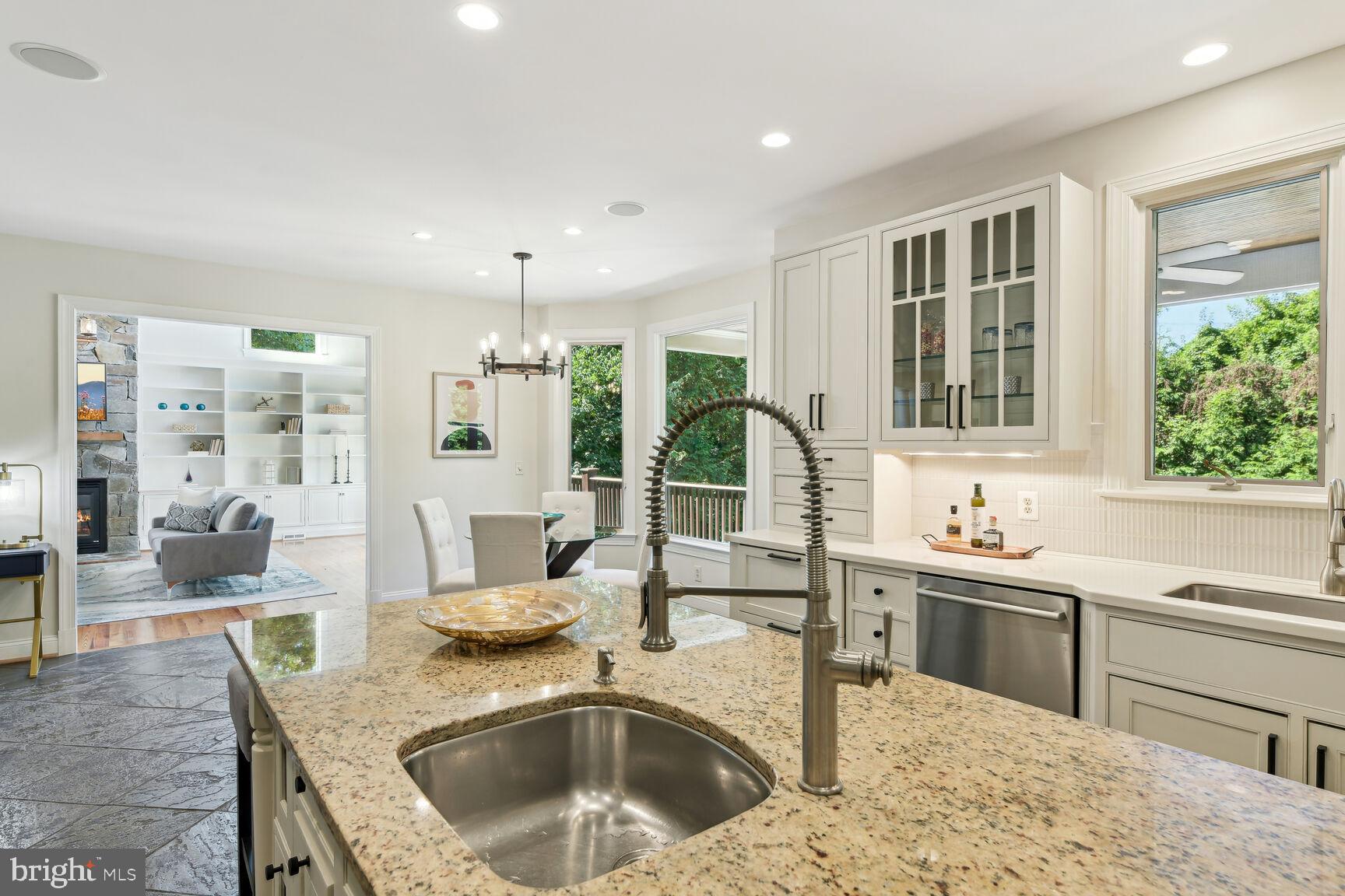 KENWOOD PARK - Residential