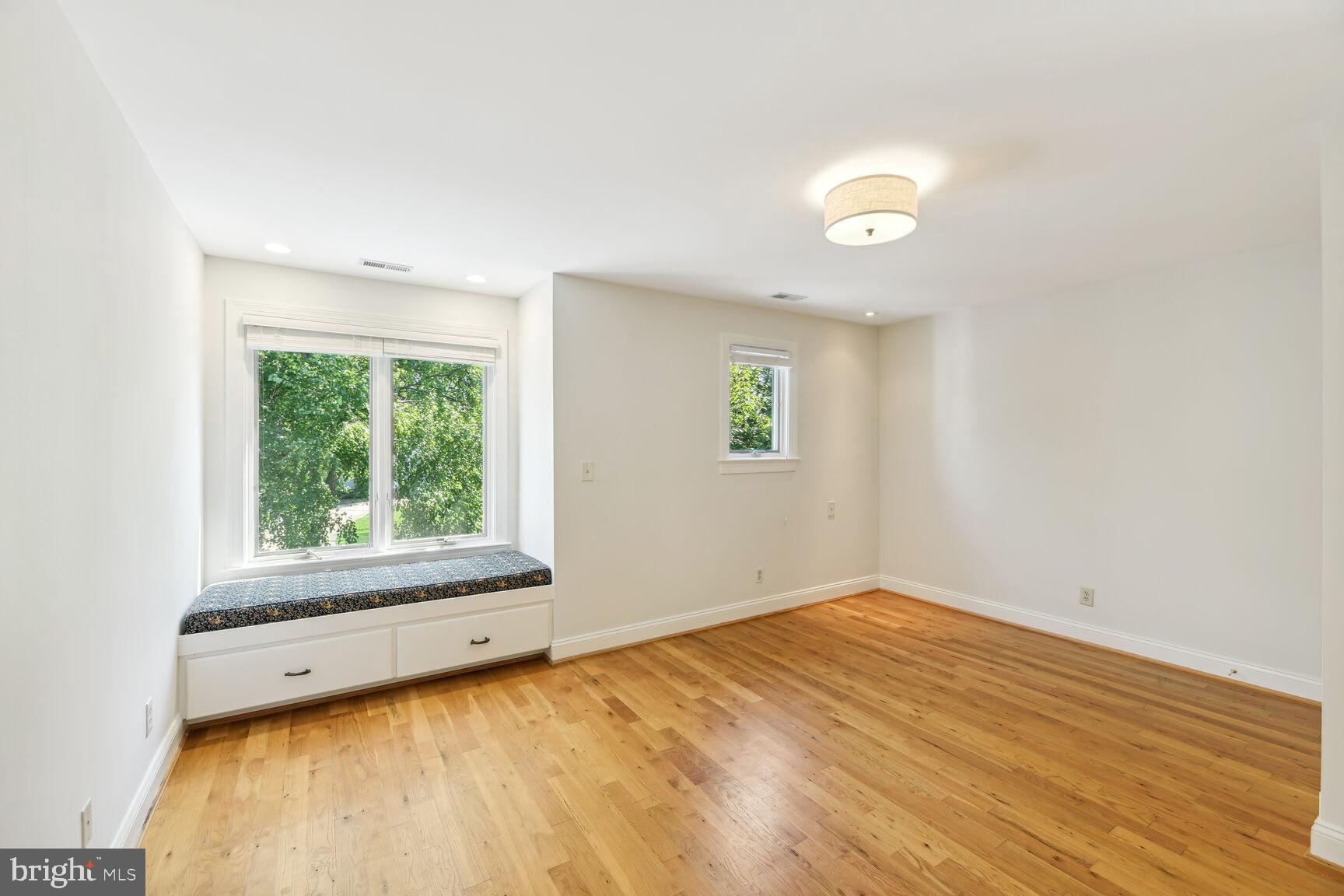 KENWOOD PARK - Residential