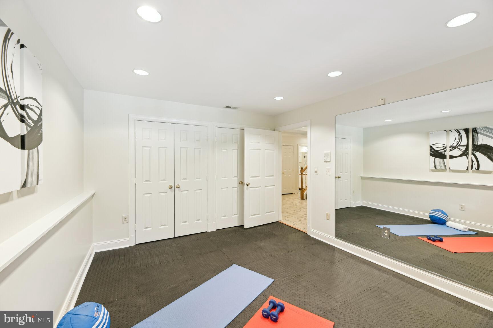 KENWOOD PARK - Residential